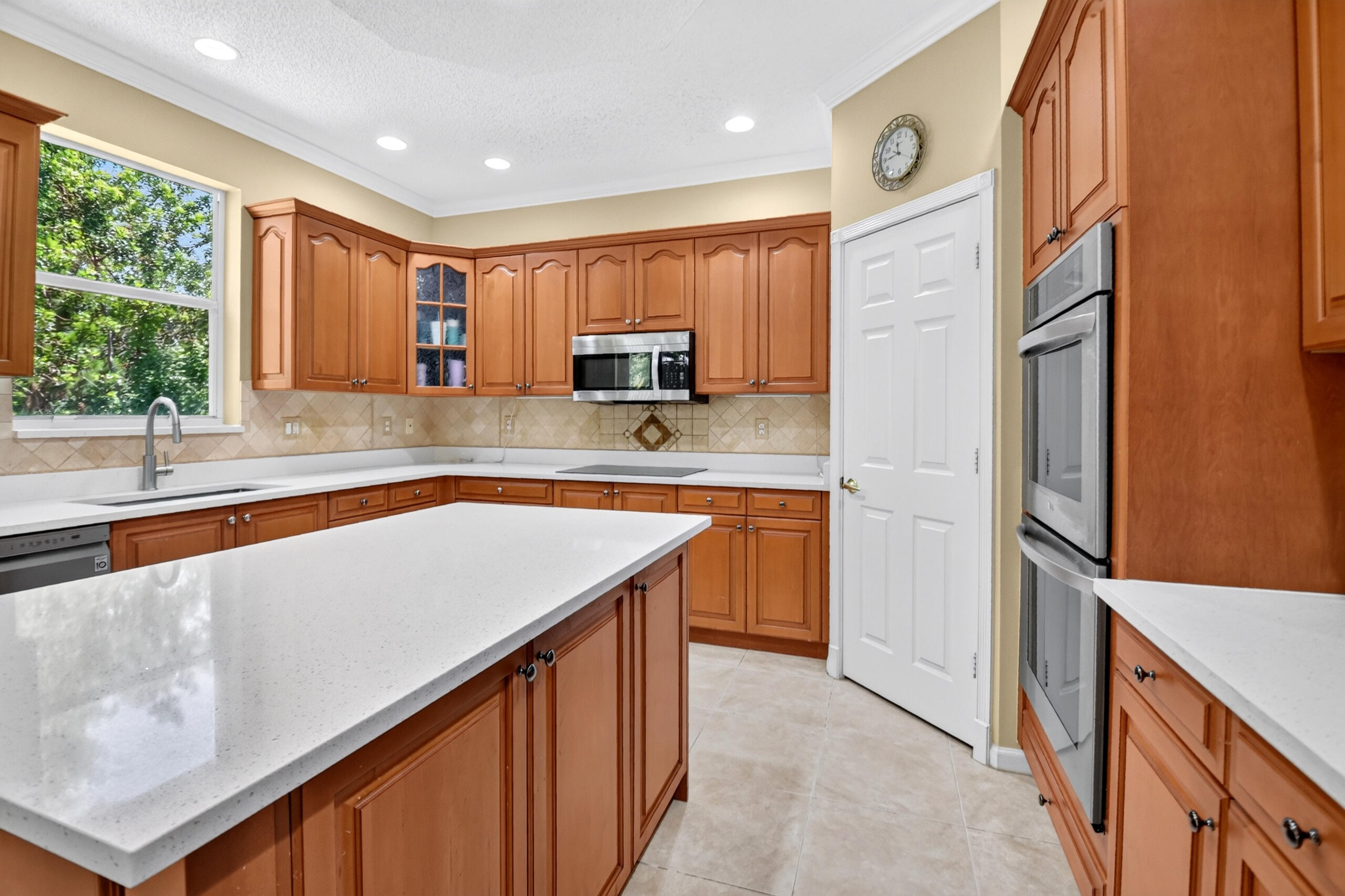 2520 Glendale, Royal Palm Beach FL 33411