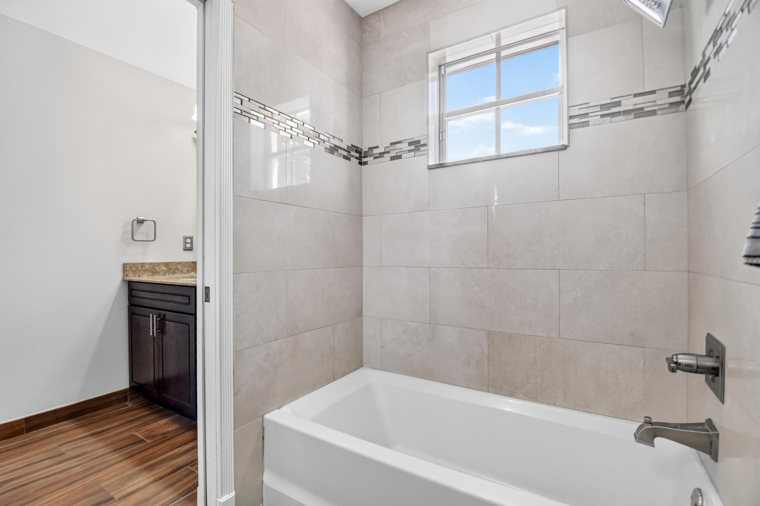 2520 Glendale, Royal Palm Beach FL 33411