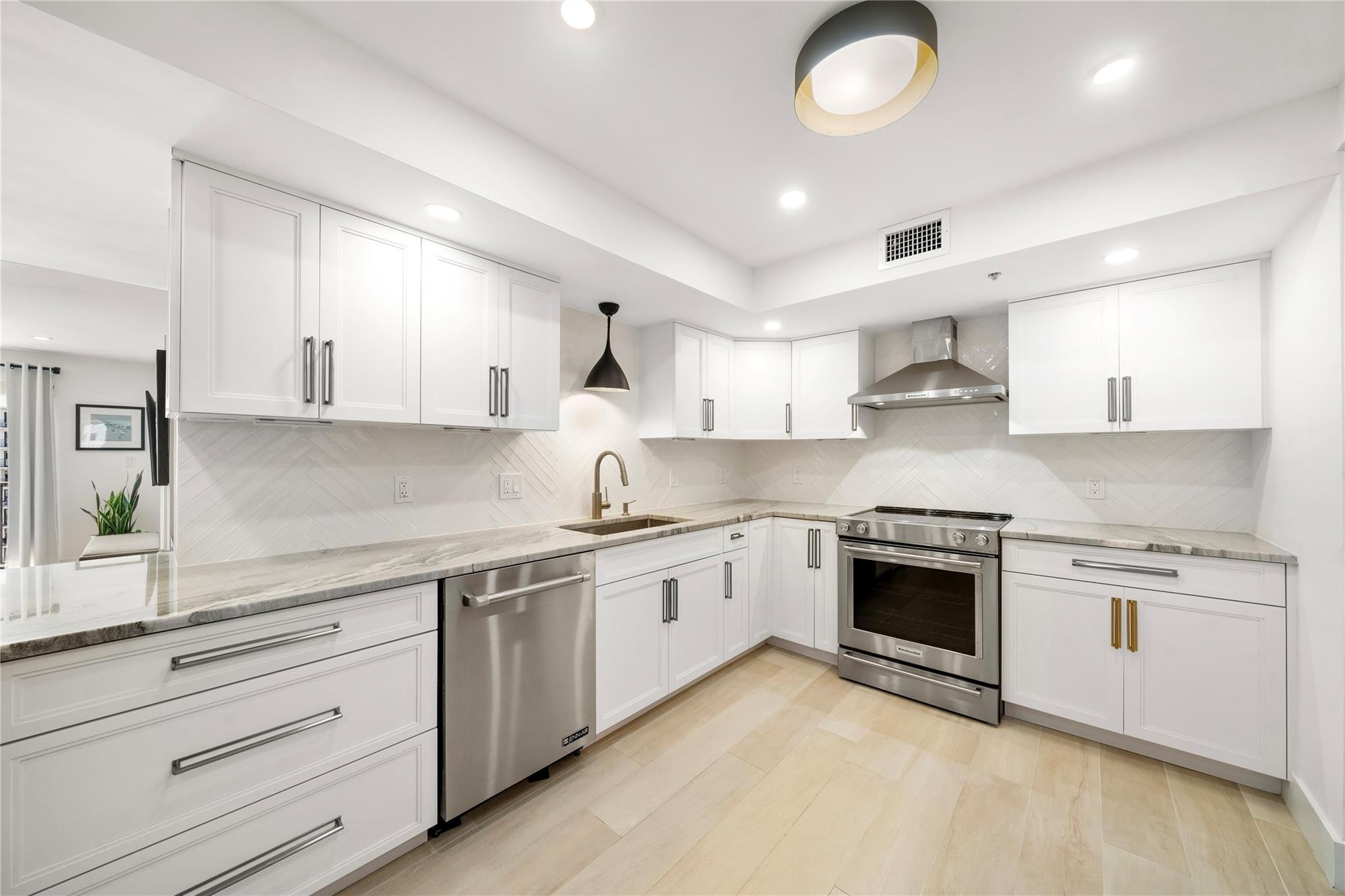 1201 S Ocean #1607n, Hollywood FL 33019