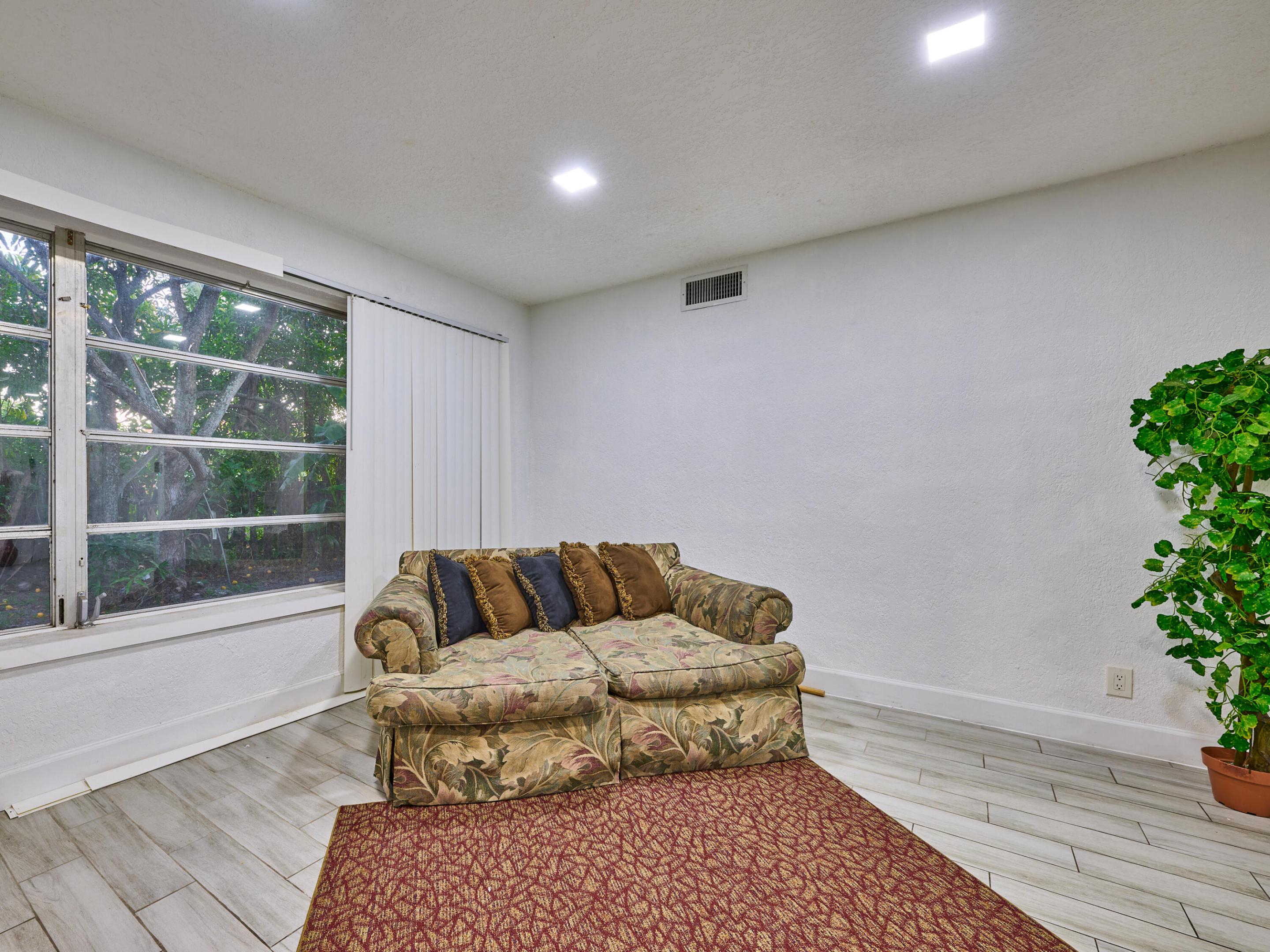3515 NW 40th, Lauderdale Lakes FL 33309