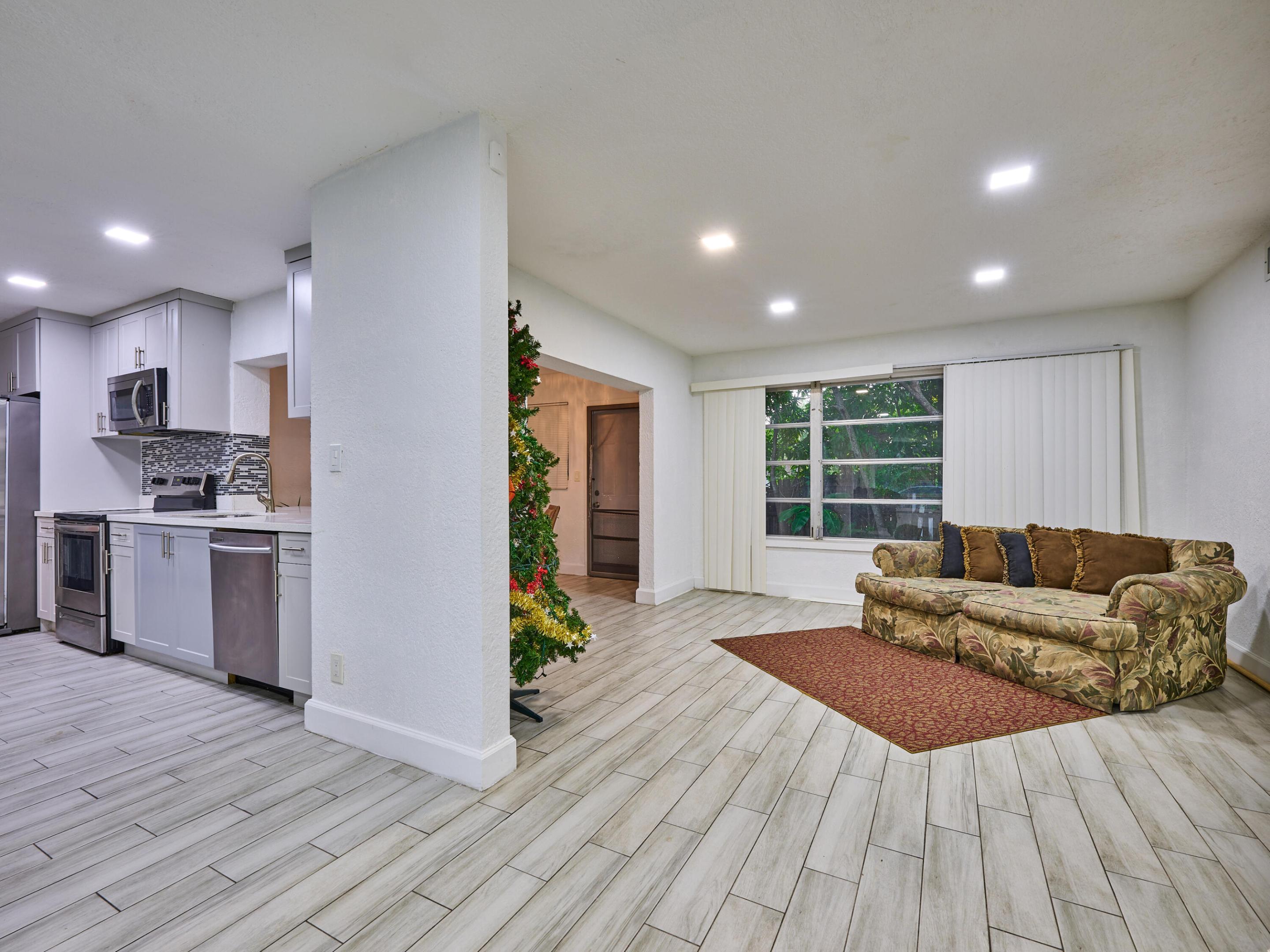3515 NW 40th, Lauderdale Lakes FL 33309