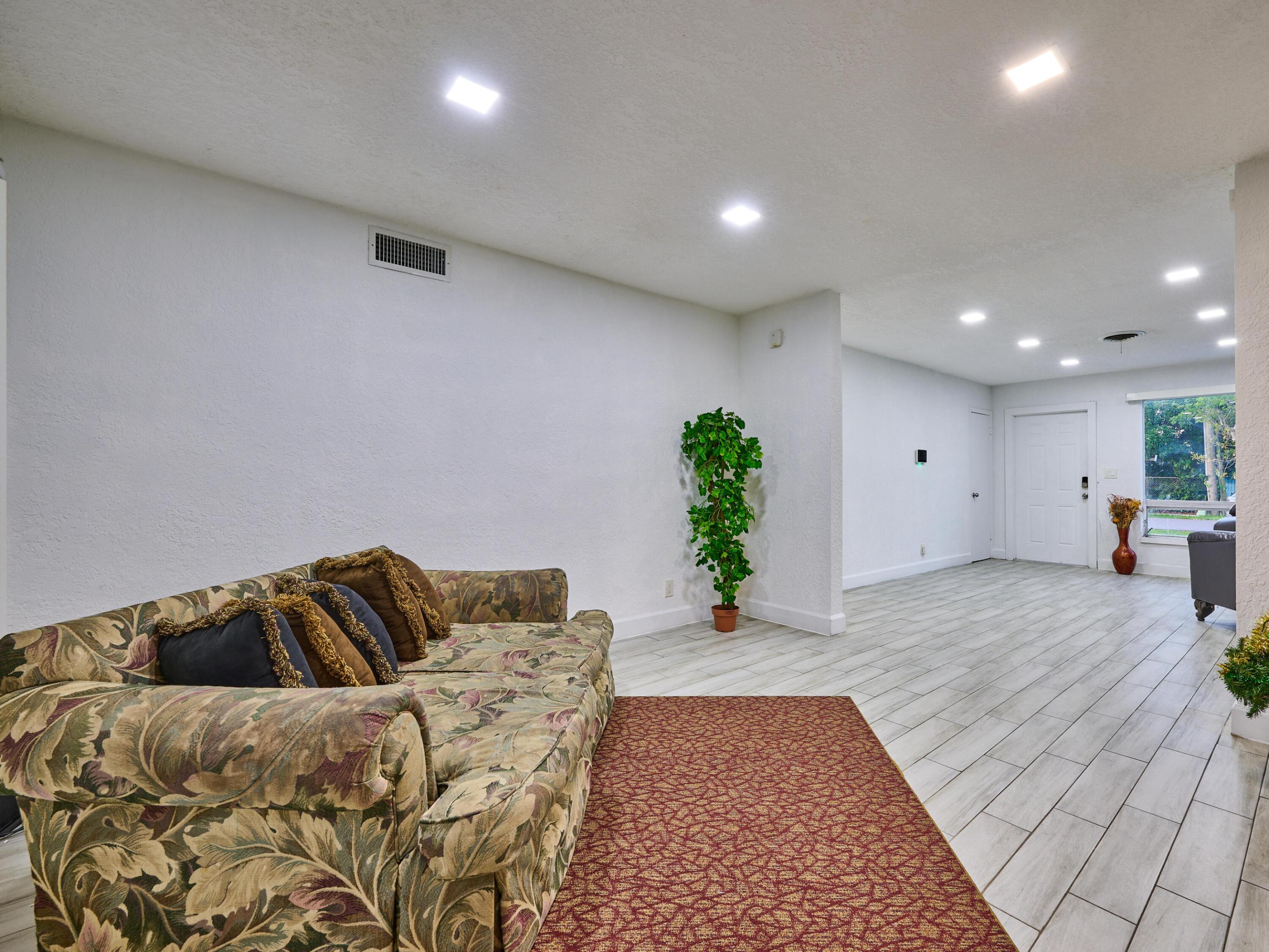 3515 NW 40th, Lauderdale Lakes FL 33309
