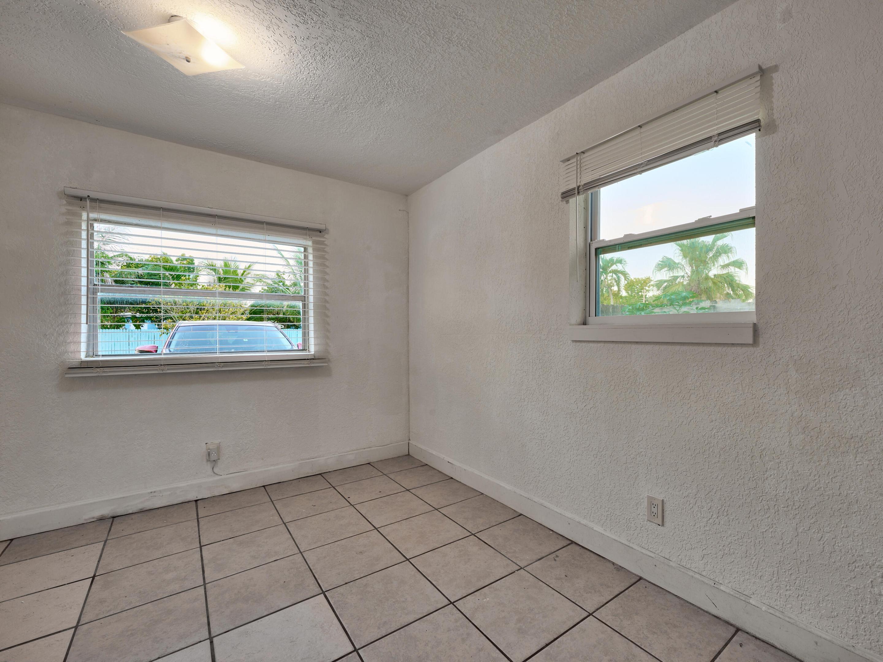 3515 NW 40th, Lauderdale Lakes FL 33309