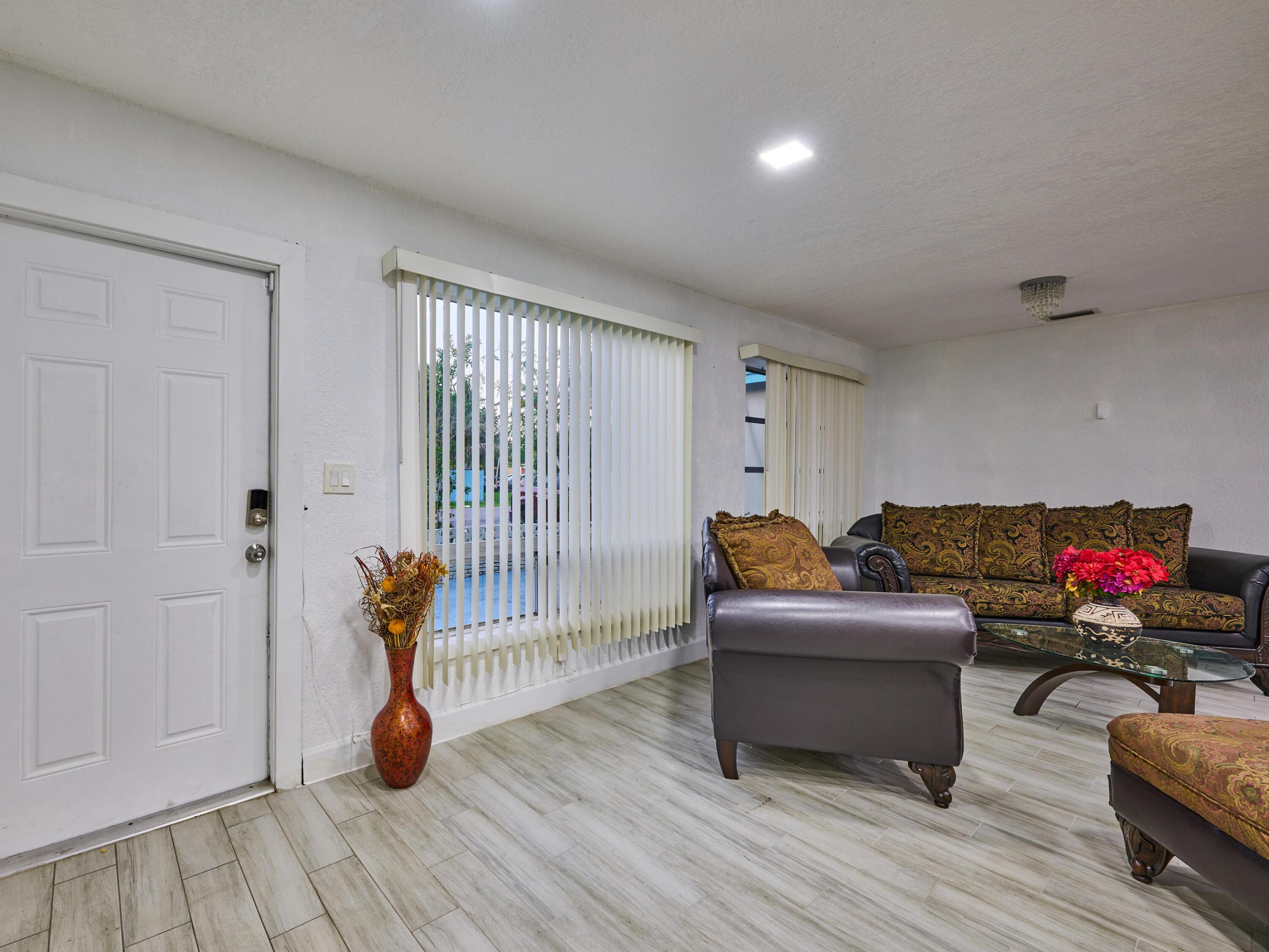 3515 NW 40th, Lauderdale Lakes FL 33309