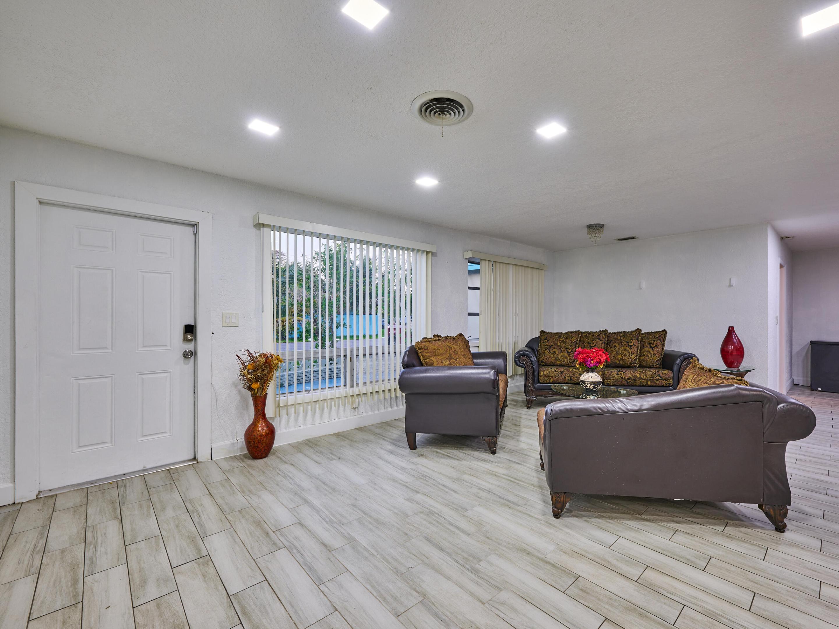 3515 NW 40th, Lauderdale Lakes FL 33309