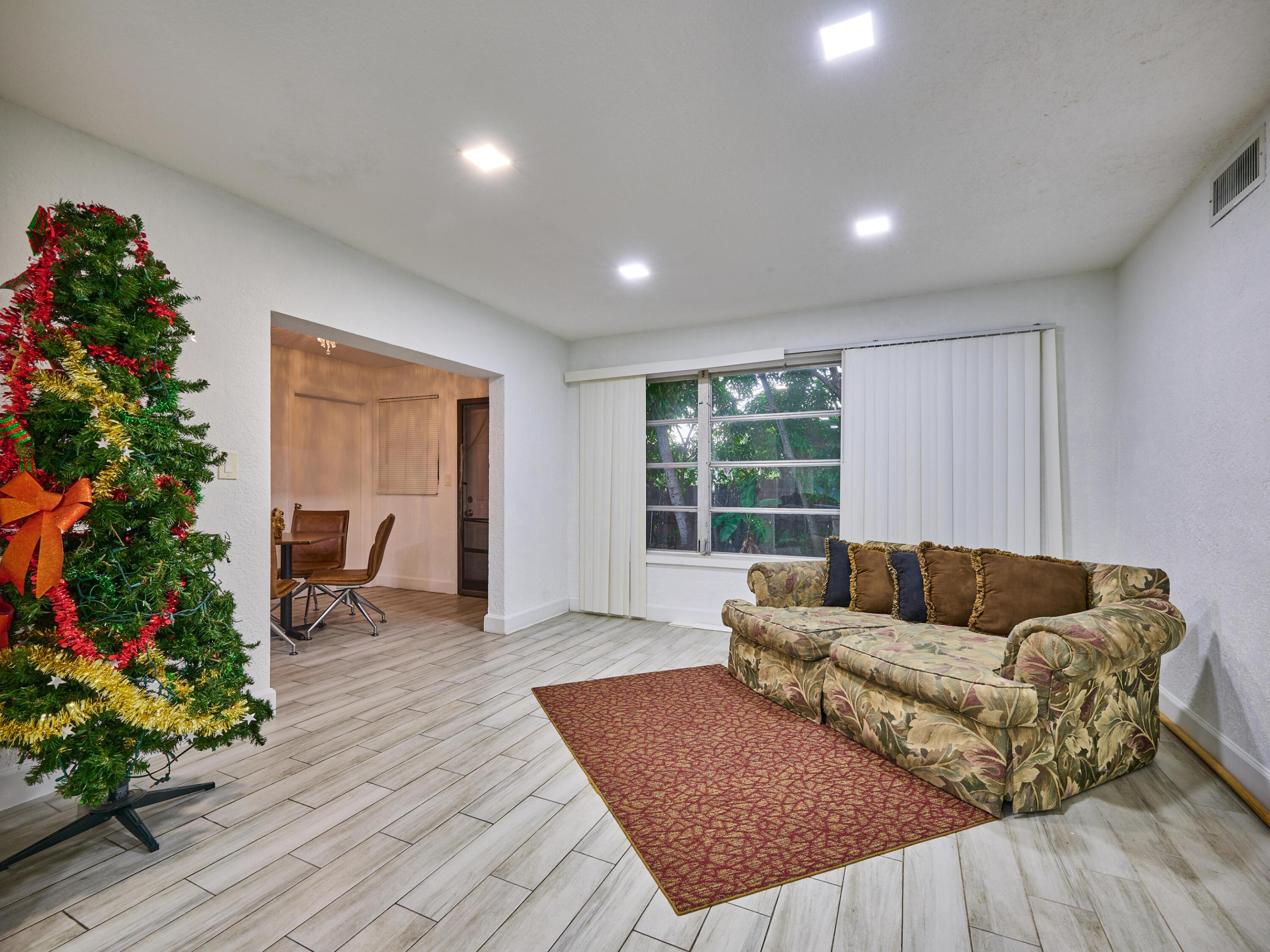 3515 NW 40th, Lauderdale Lakes FL 33309