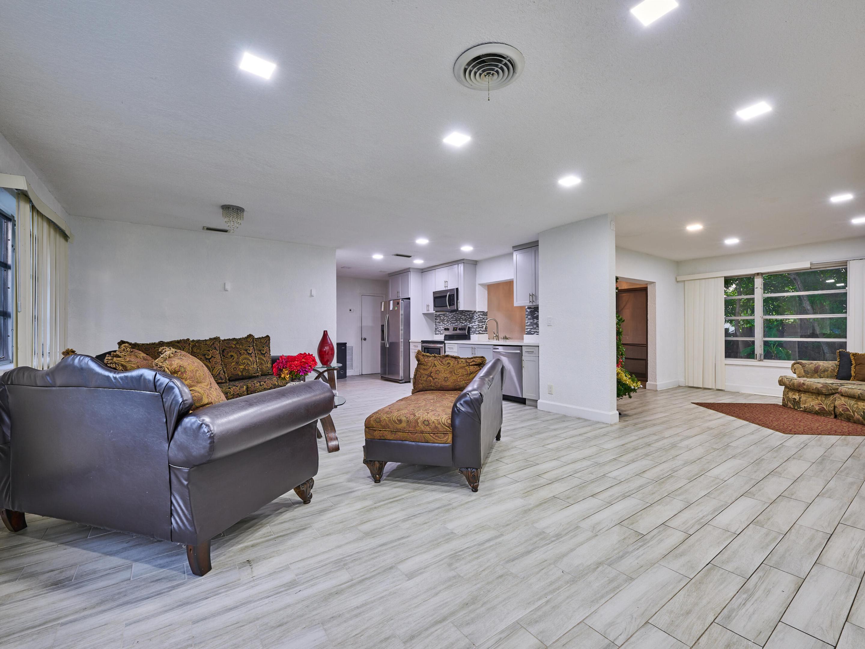3515 NW 40th, Lauderdale Lakes FL 33309