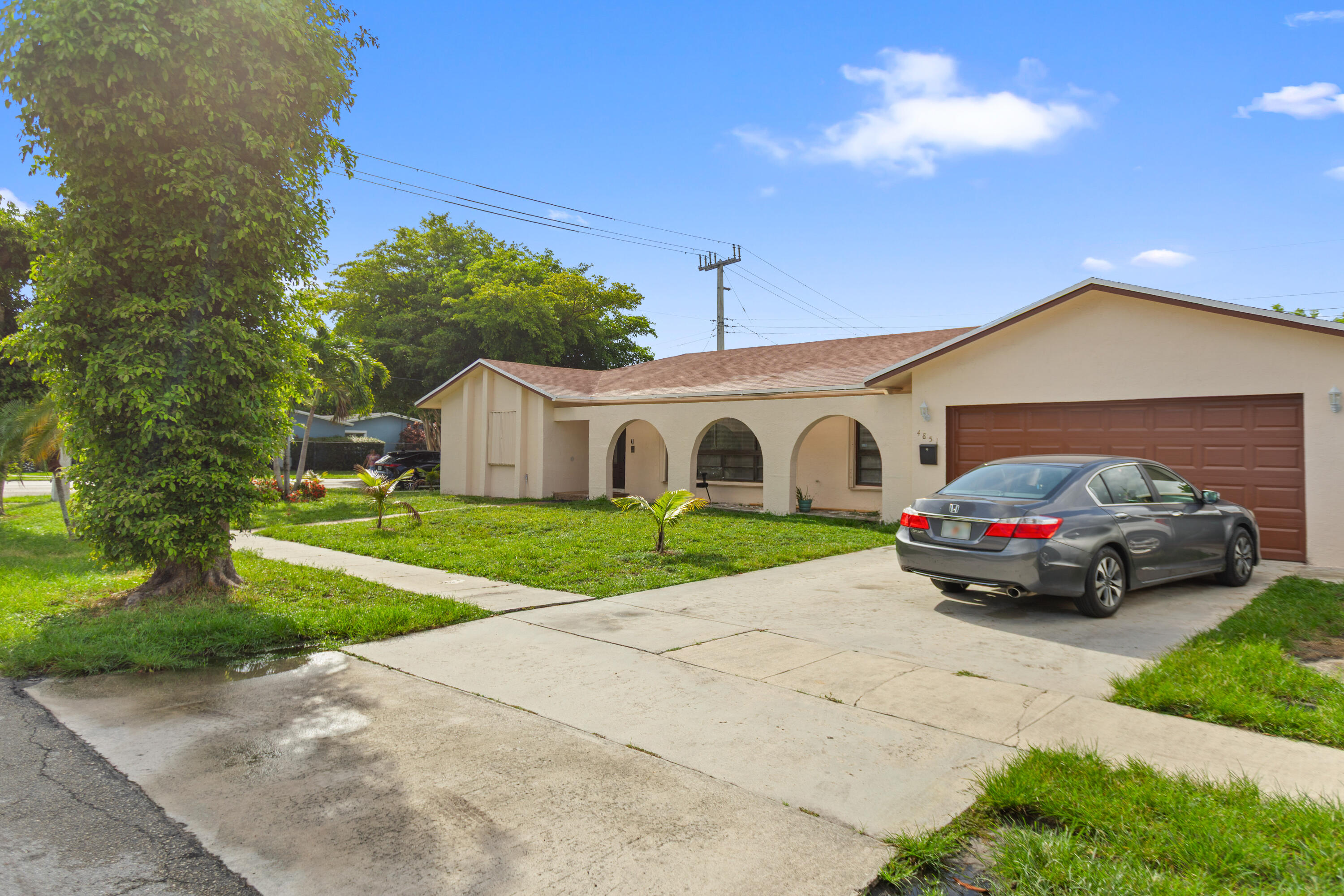 4851 NW 17th, Lauderhill FL 33313