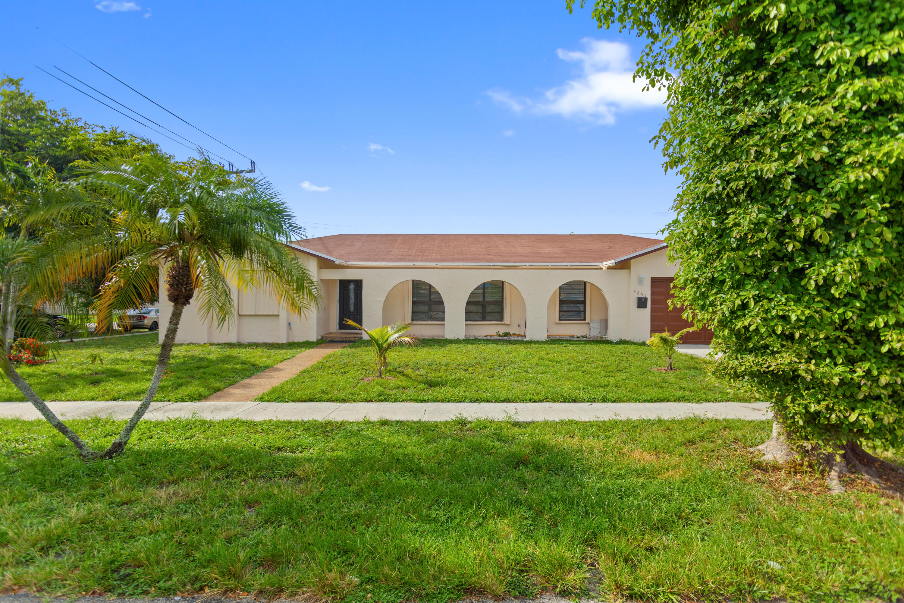4851 NW 17th, Lauderhill FL 33313