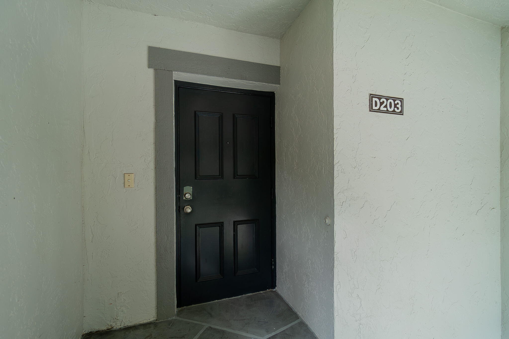 11355 Pond View #D203, Wellington FL 33414