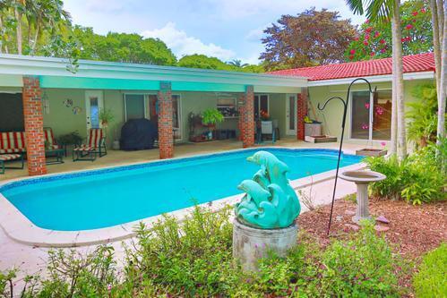 7850 SW 160th, Palmetto Bay FL 33157