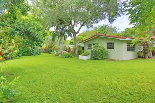 7850 SW 160th, Palmetto Bay FL 33157