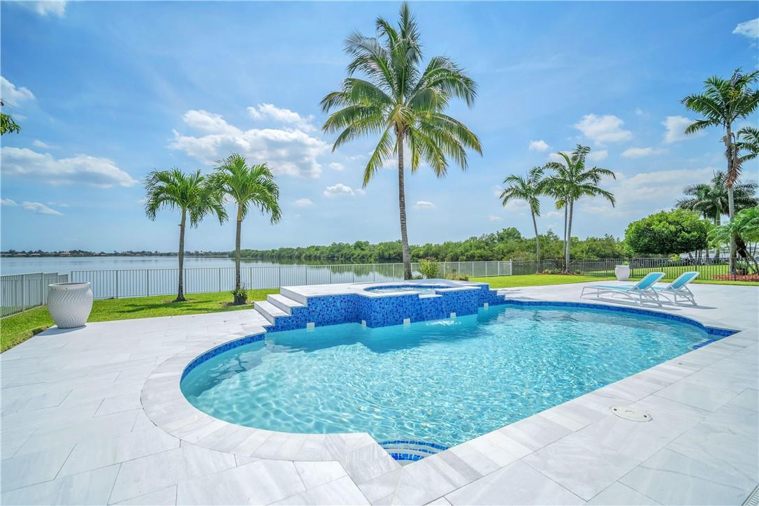 4707 SW 195th, Miramar FL 33029