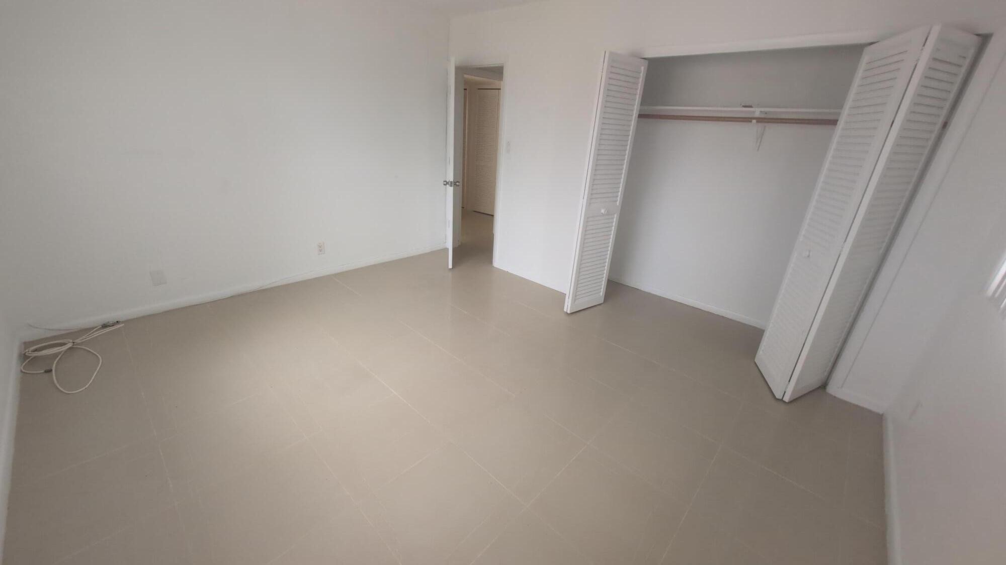2755 NE 28th #F1, Lighthouse Point FL 33064