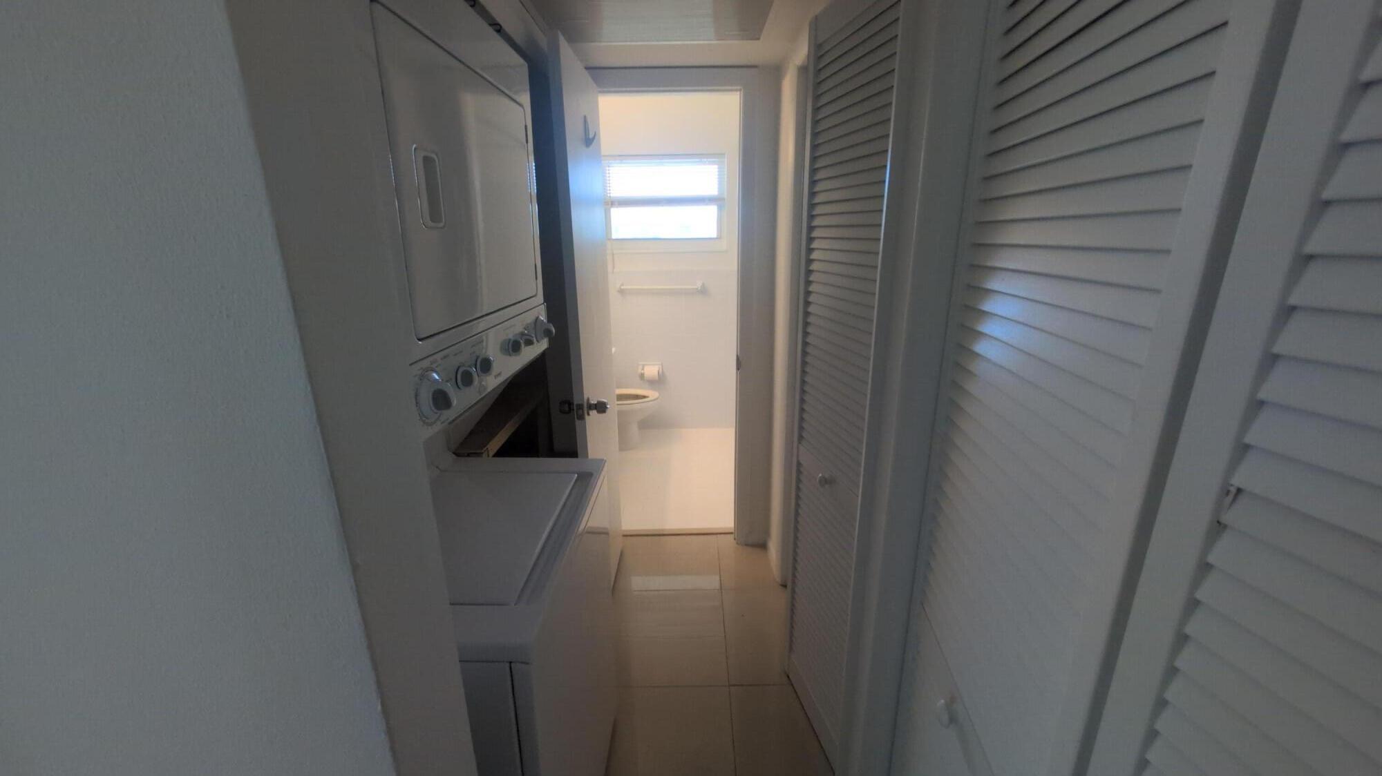 2755 NE 28th #F1, Lighthouse Point FL 33064