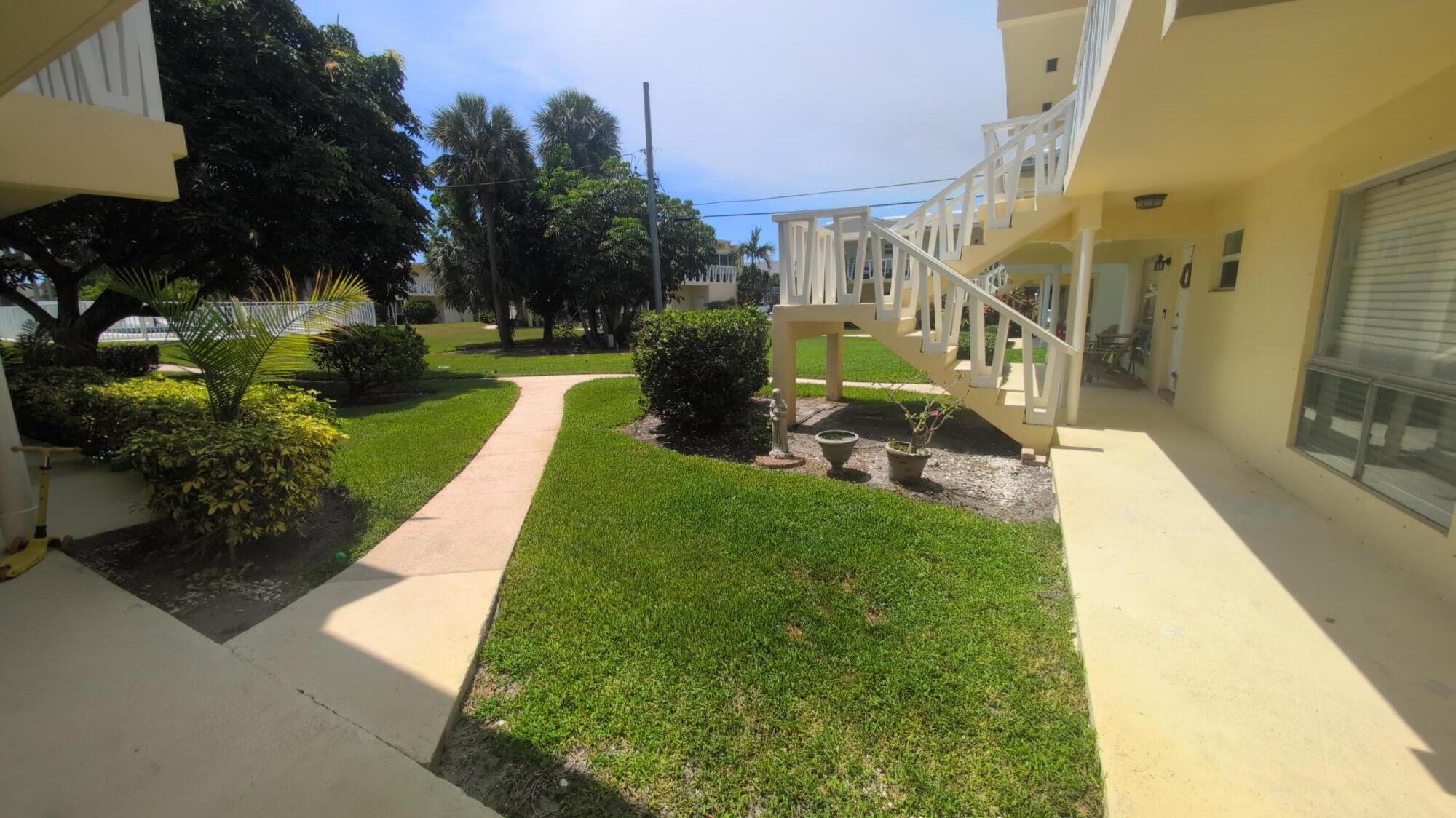 2755 NE 28th #F1, Lighthouse Point FL 33064