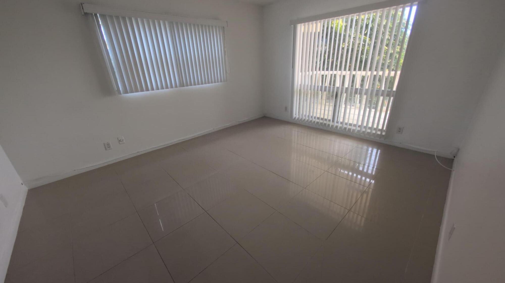 2755 NE 28th #F1, Lighthouse Point FL 33064