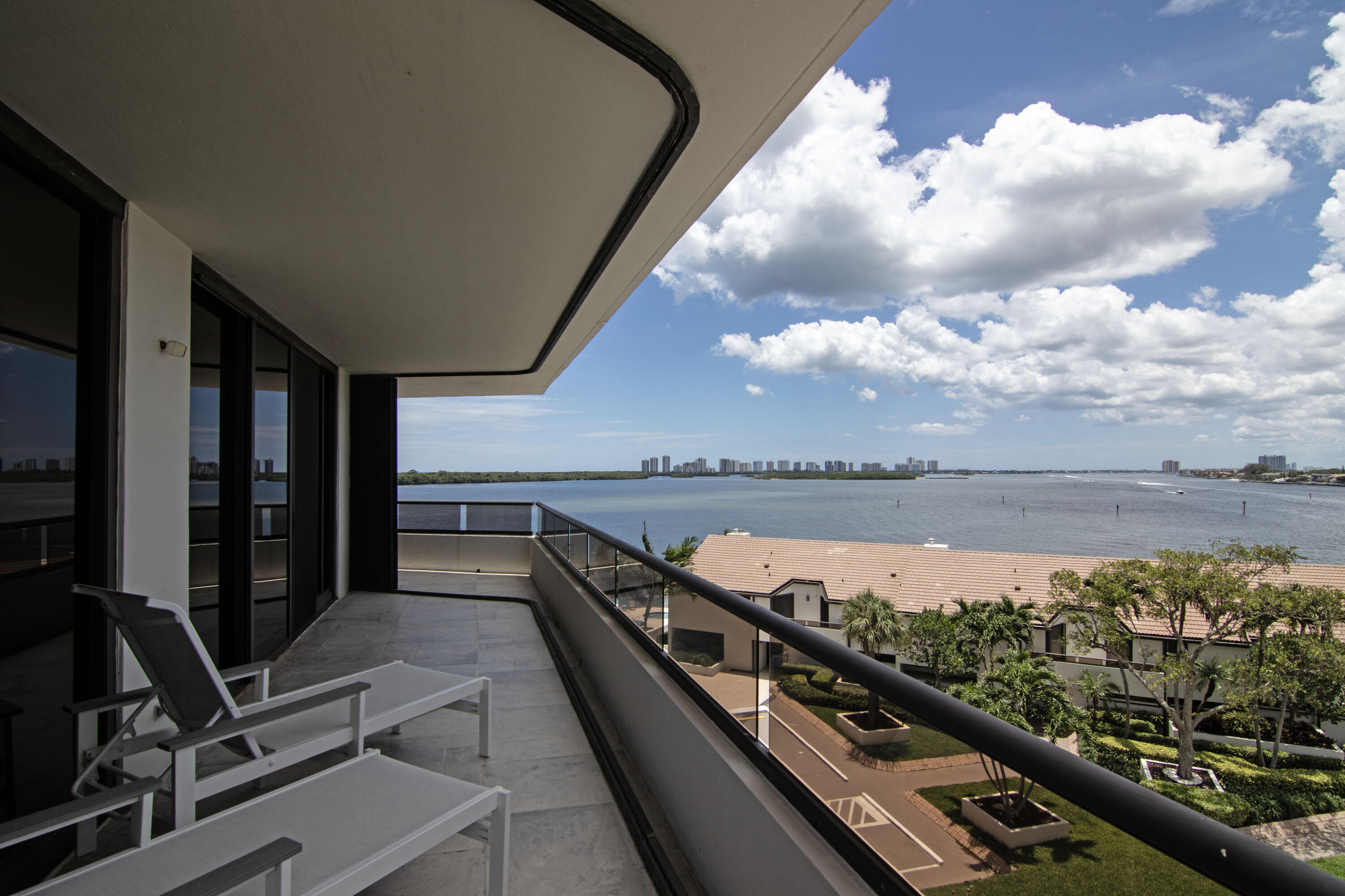 100 Lakeshore #458, North Palm Beach FL 33408