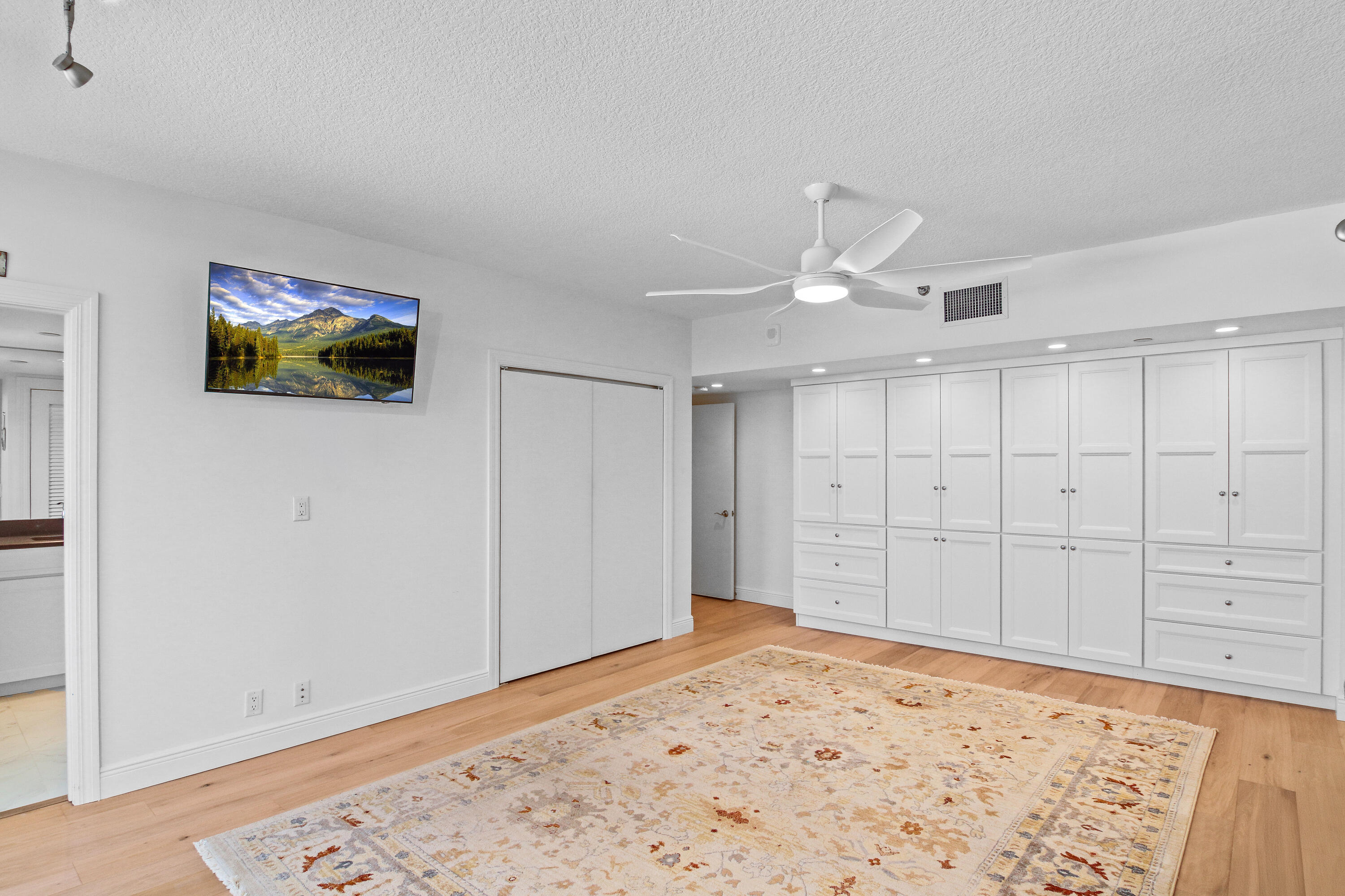 100 Lakeshore #458, North Palm Beach FL 33408