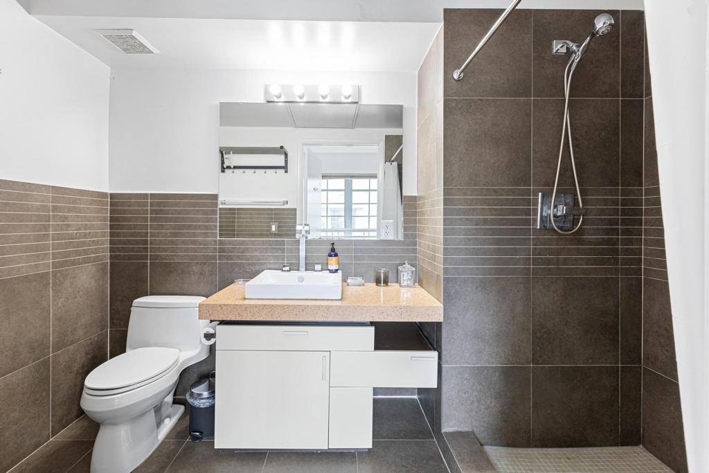 435 21st #308, Miami Beach FL 33139