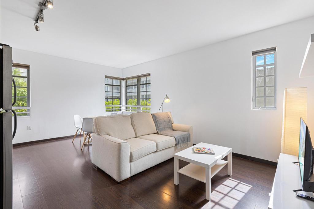 435 21st #308, Miami Beach FL 33139