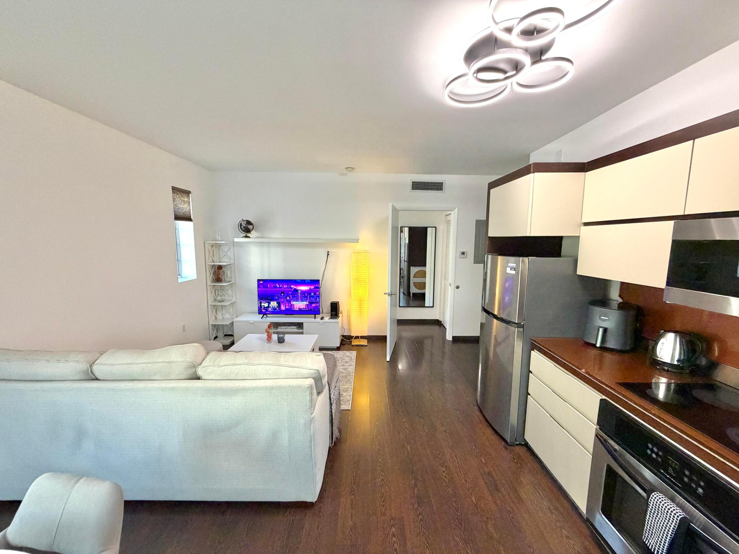 435 21st #308, Miami Beach FL 33139