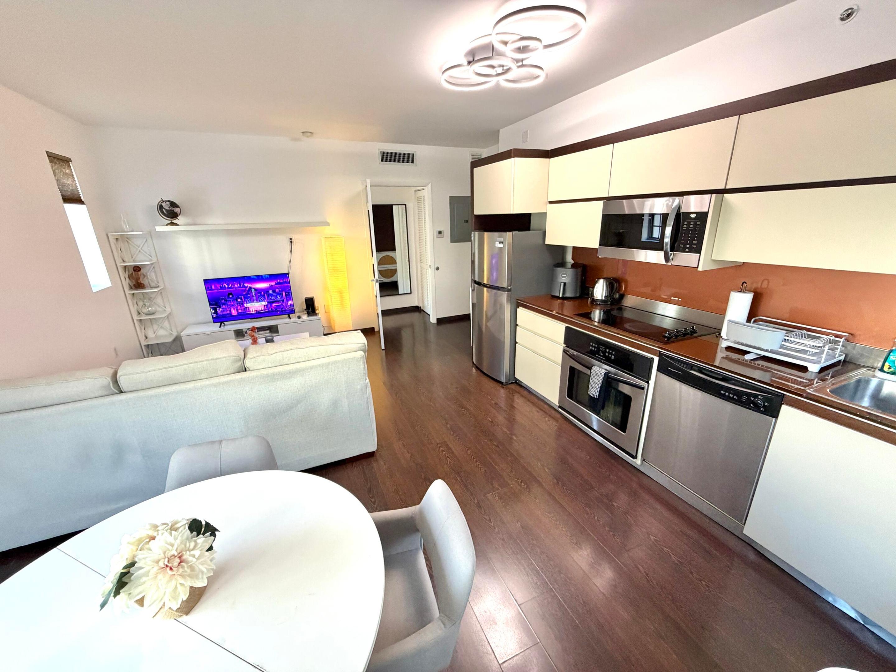 435 21st #308, Miami Beach FL 33139