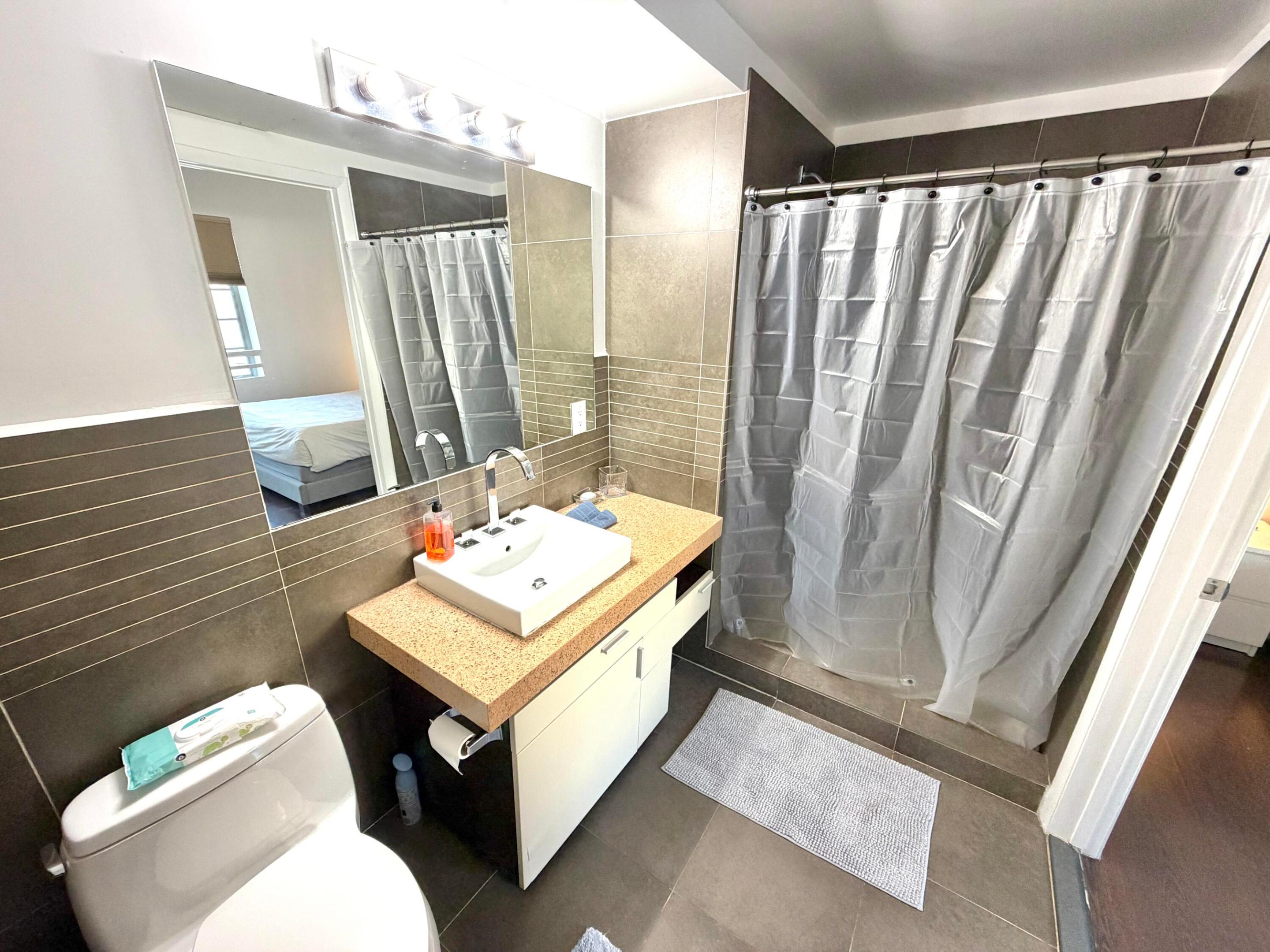 435 21st #308, Miami Beach FL 33139