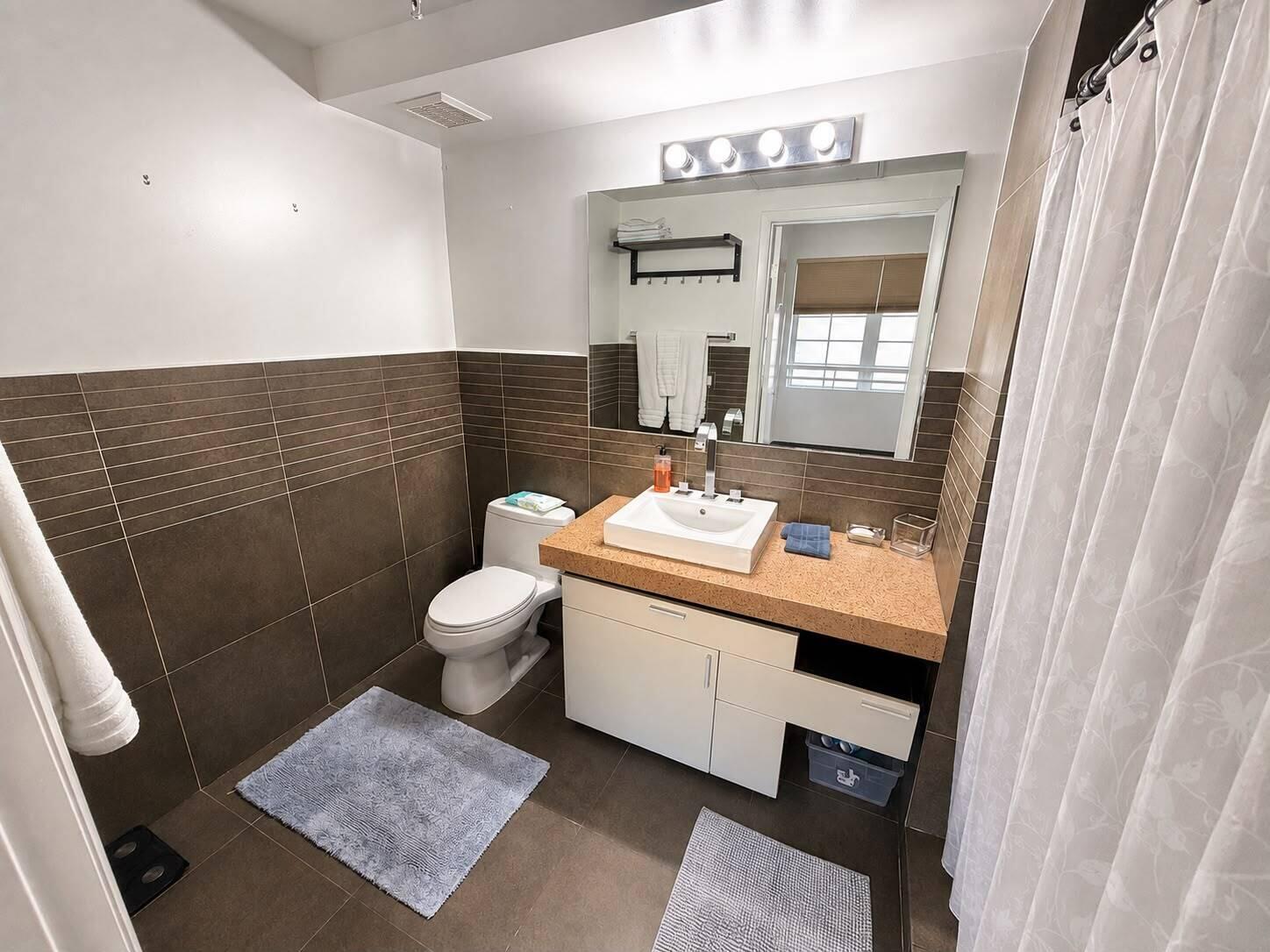 435 21st #308, Miami Beach FL 33139