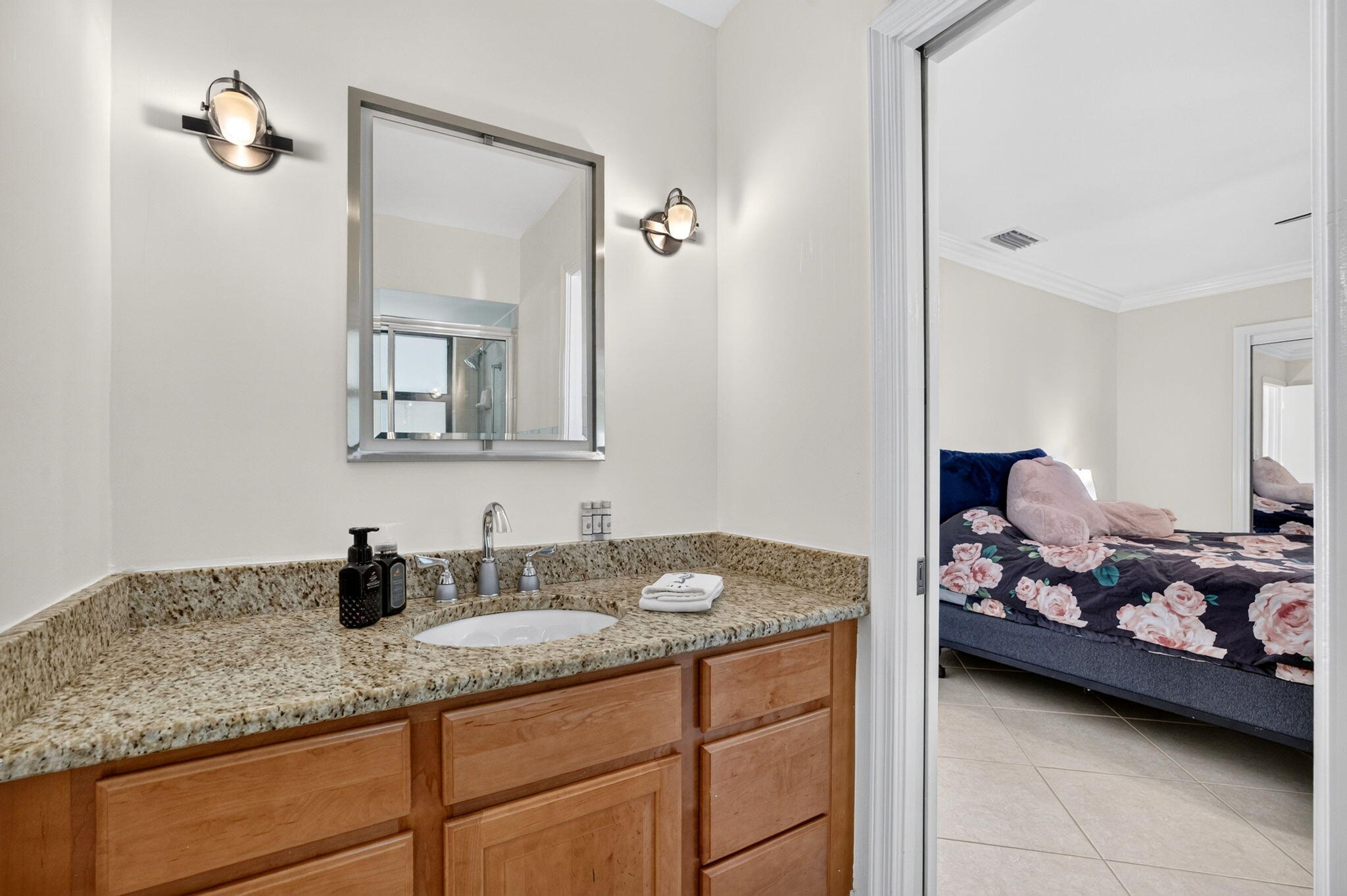 5570 NE 26th, Fort Lauderdale FL 33308