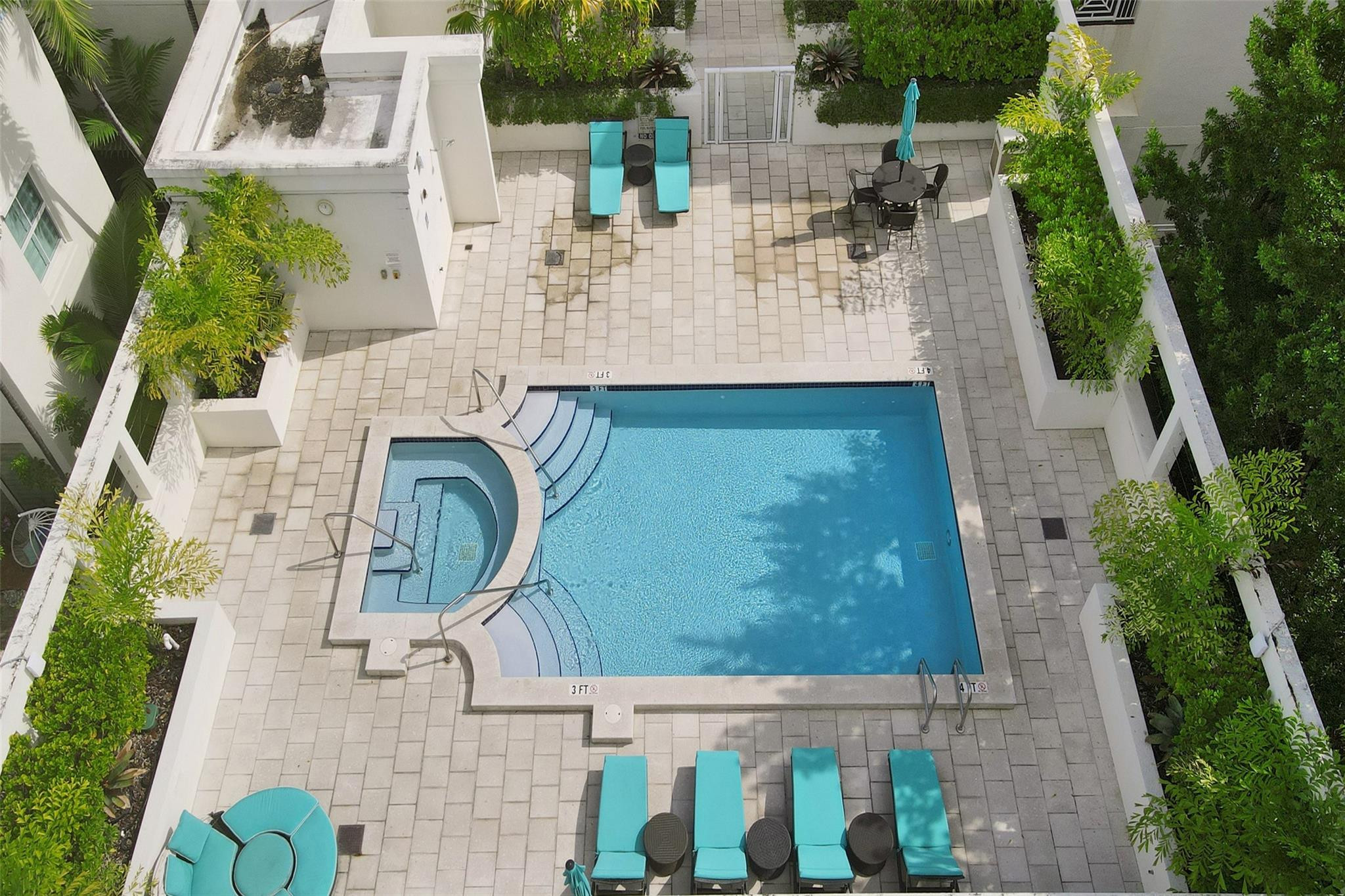 9172 Collins #302, Surfside FL 33154