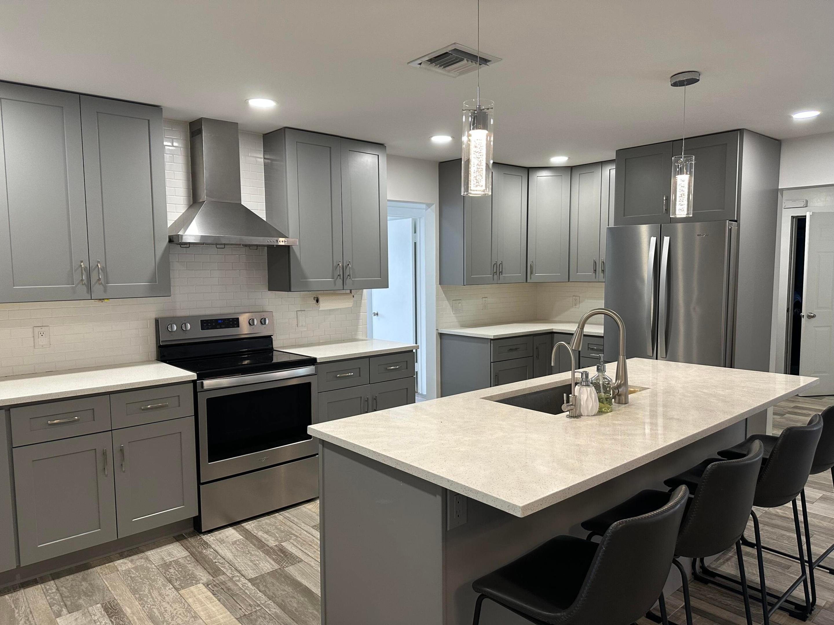 528 Date Palm, Lake Park FL 33403