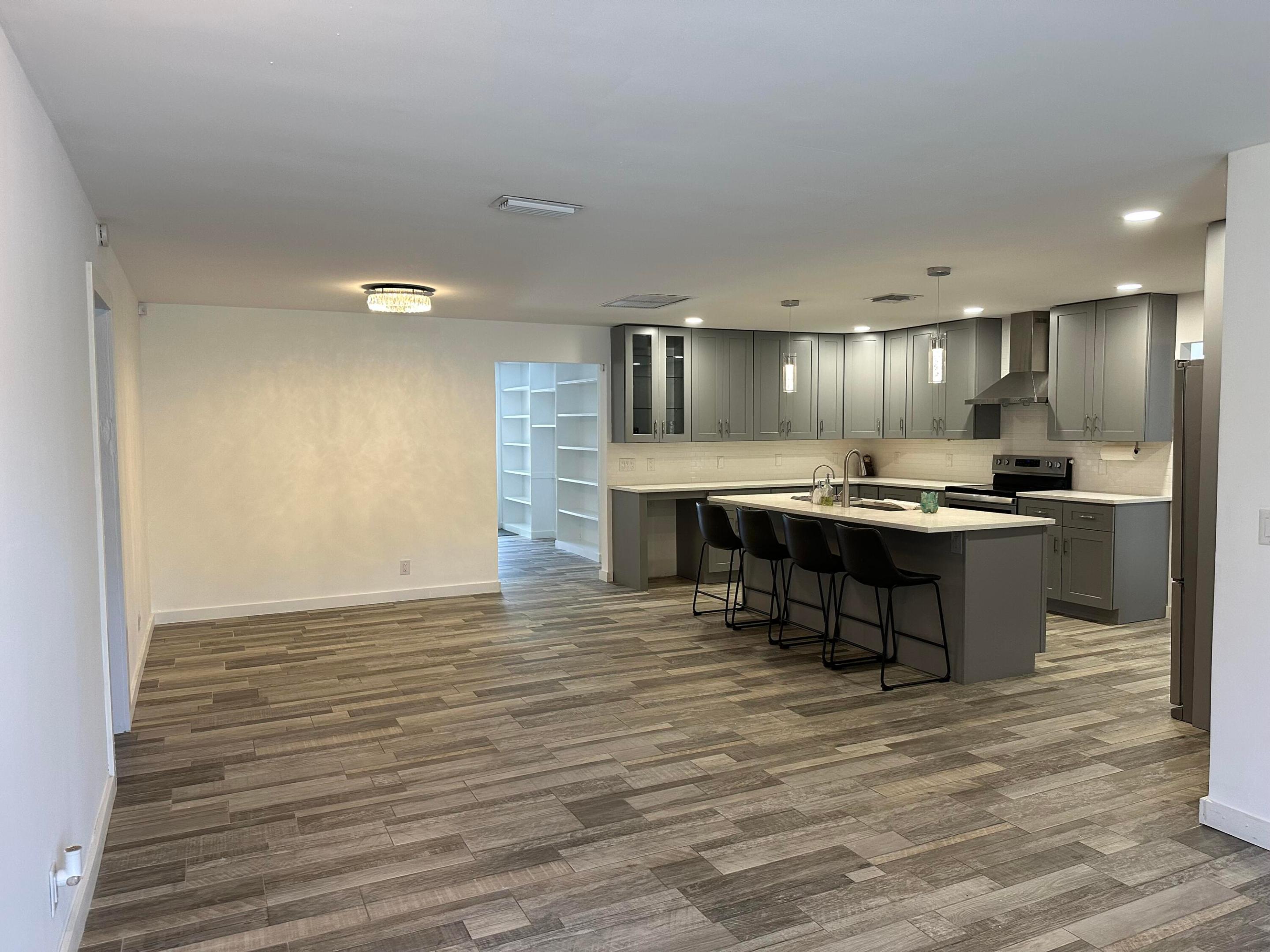 528 Date Palm, Lake Park FL 33403