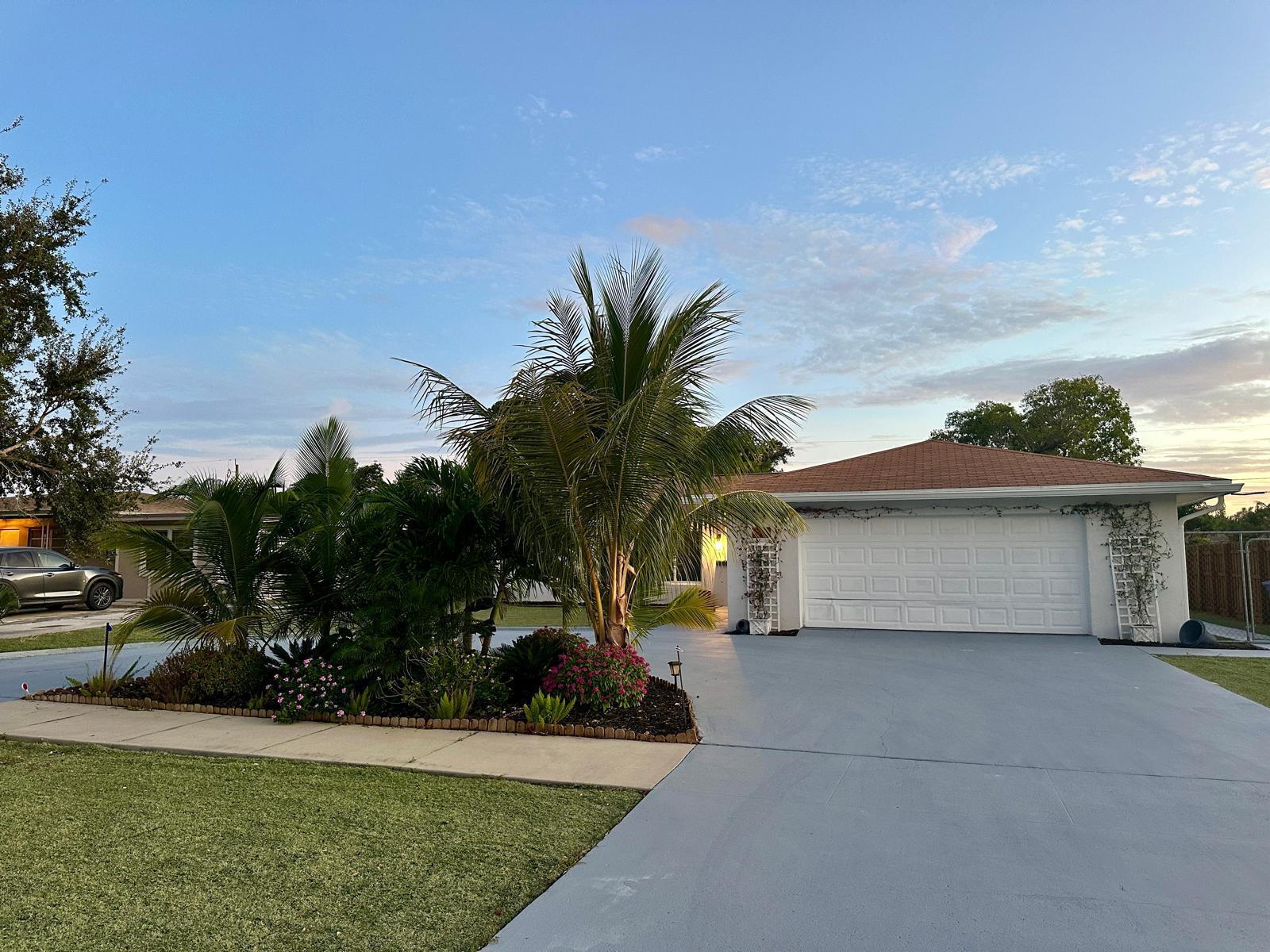 528 Date Palm, Lake Park FL 33403