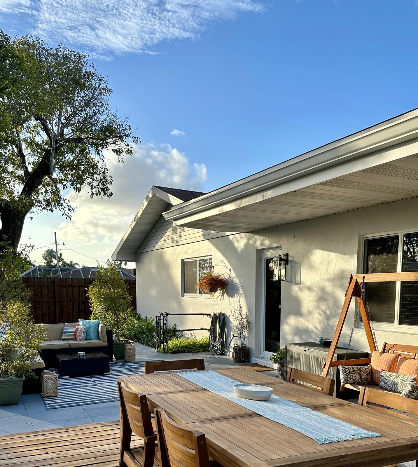 528 Date Palm, Lake Park FL 33403