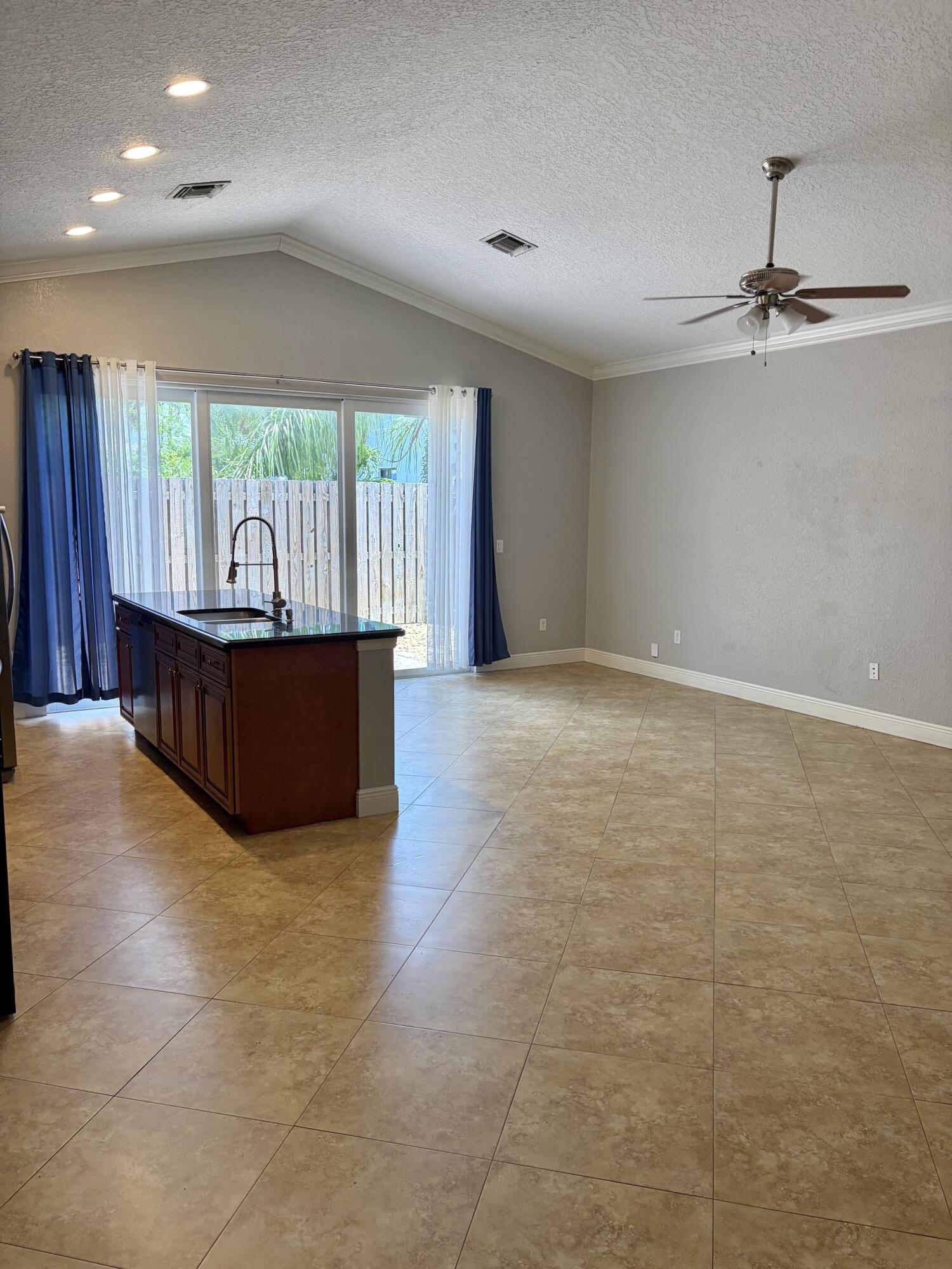 3125 Shelby Way, Palm Springs FL 33461