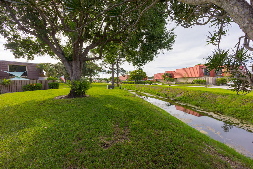 818 8th, Palm Beach Gardens FL 33410
