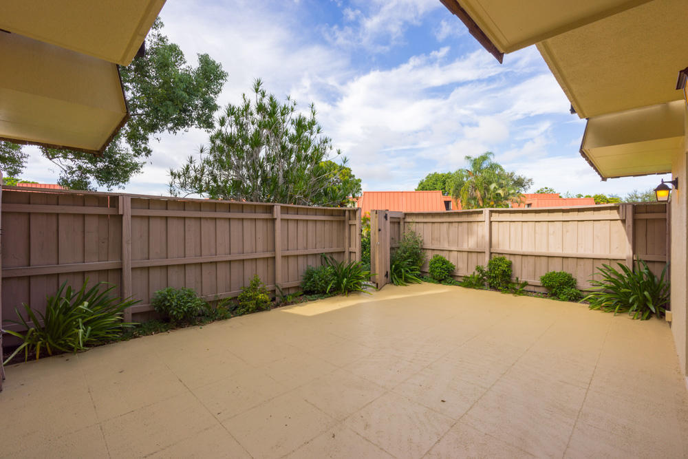 818 8th, Palm Beach Gardens FL 33410