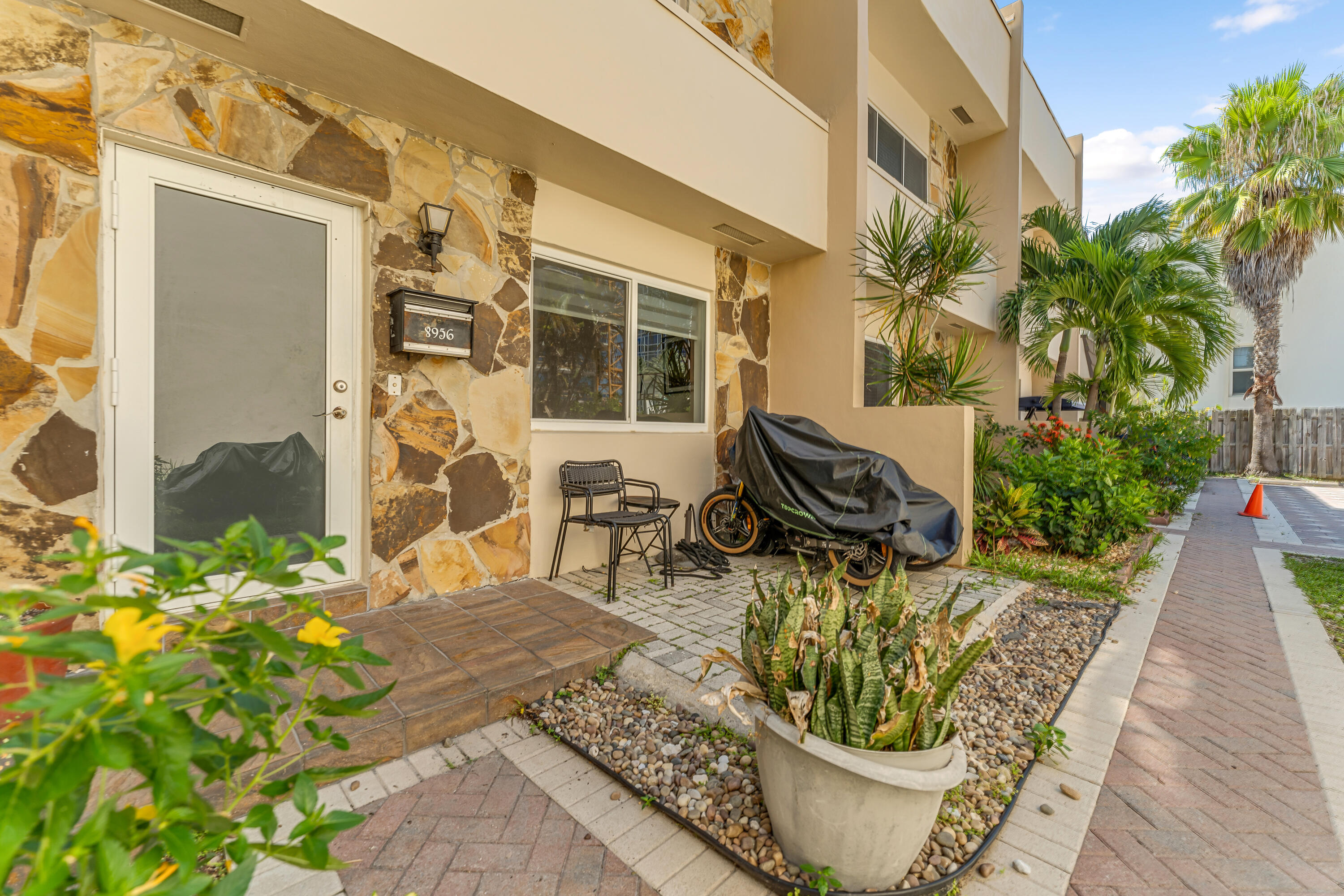 8956 Collins #4, Surfside FL 33154