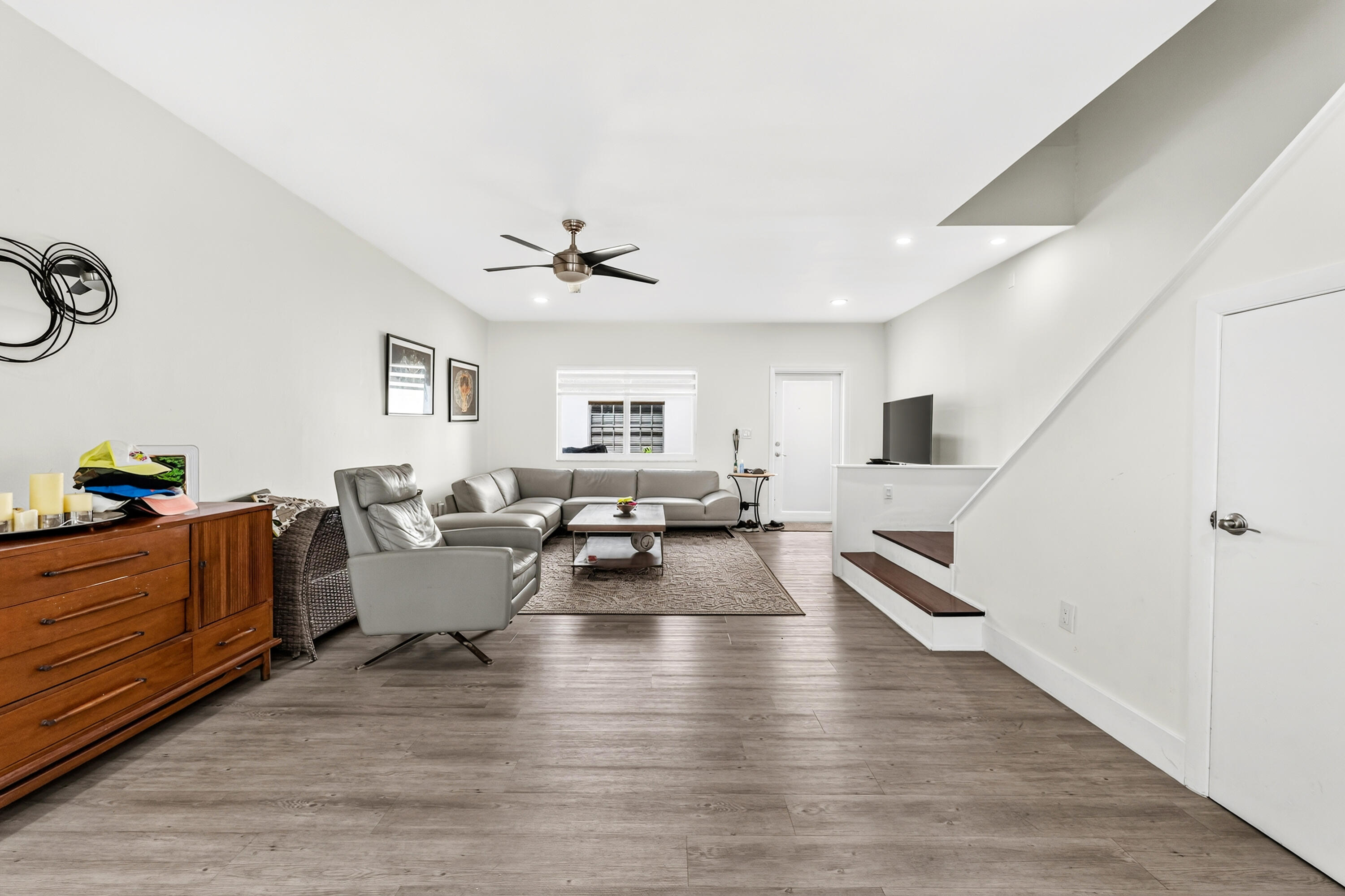 8956 Collins #4, Surfside FL 33154