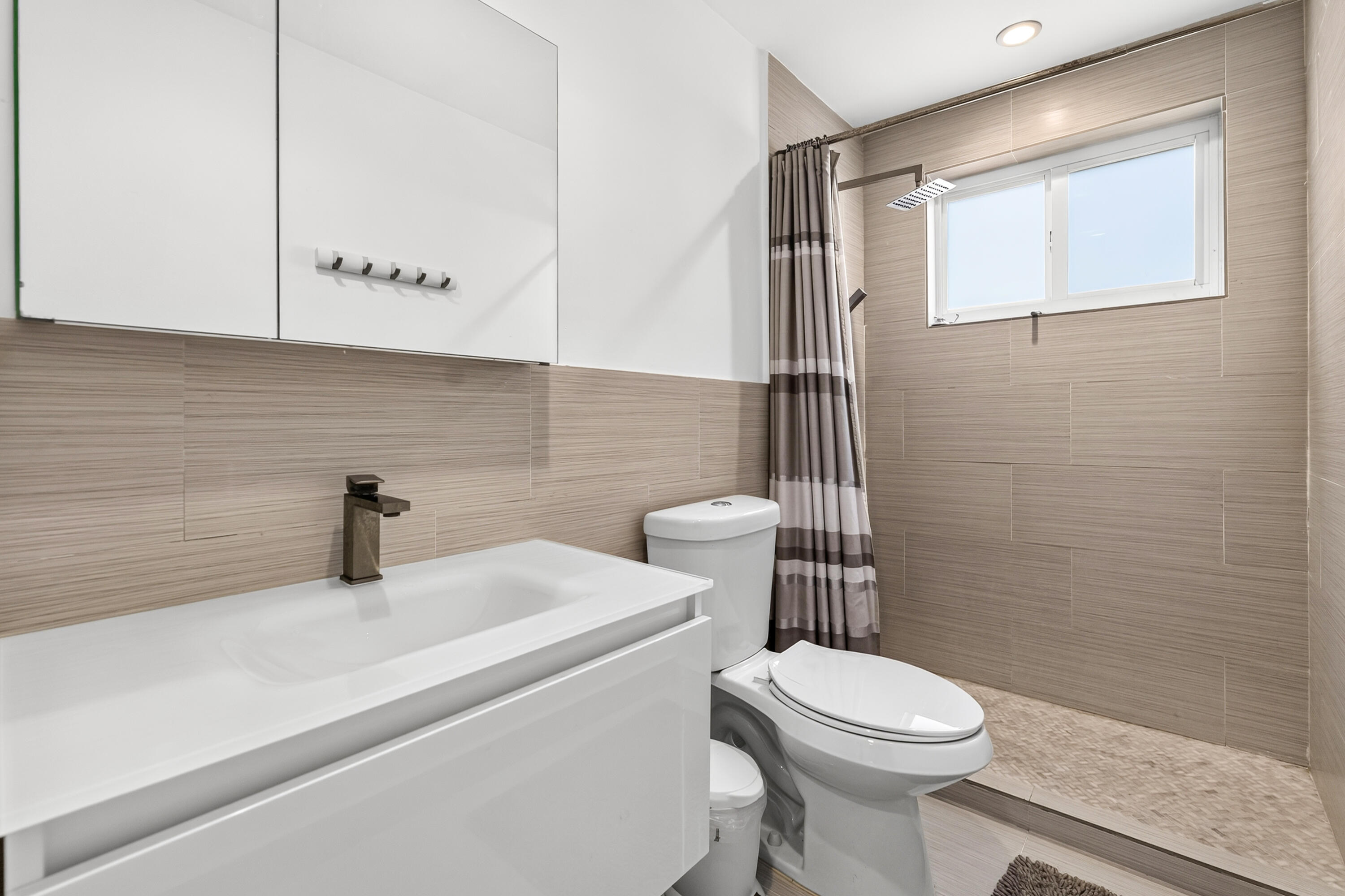 8956 Collins #4, Surfside FL 33154