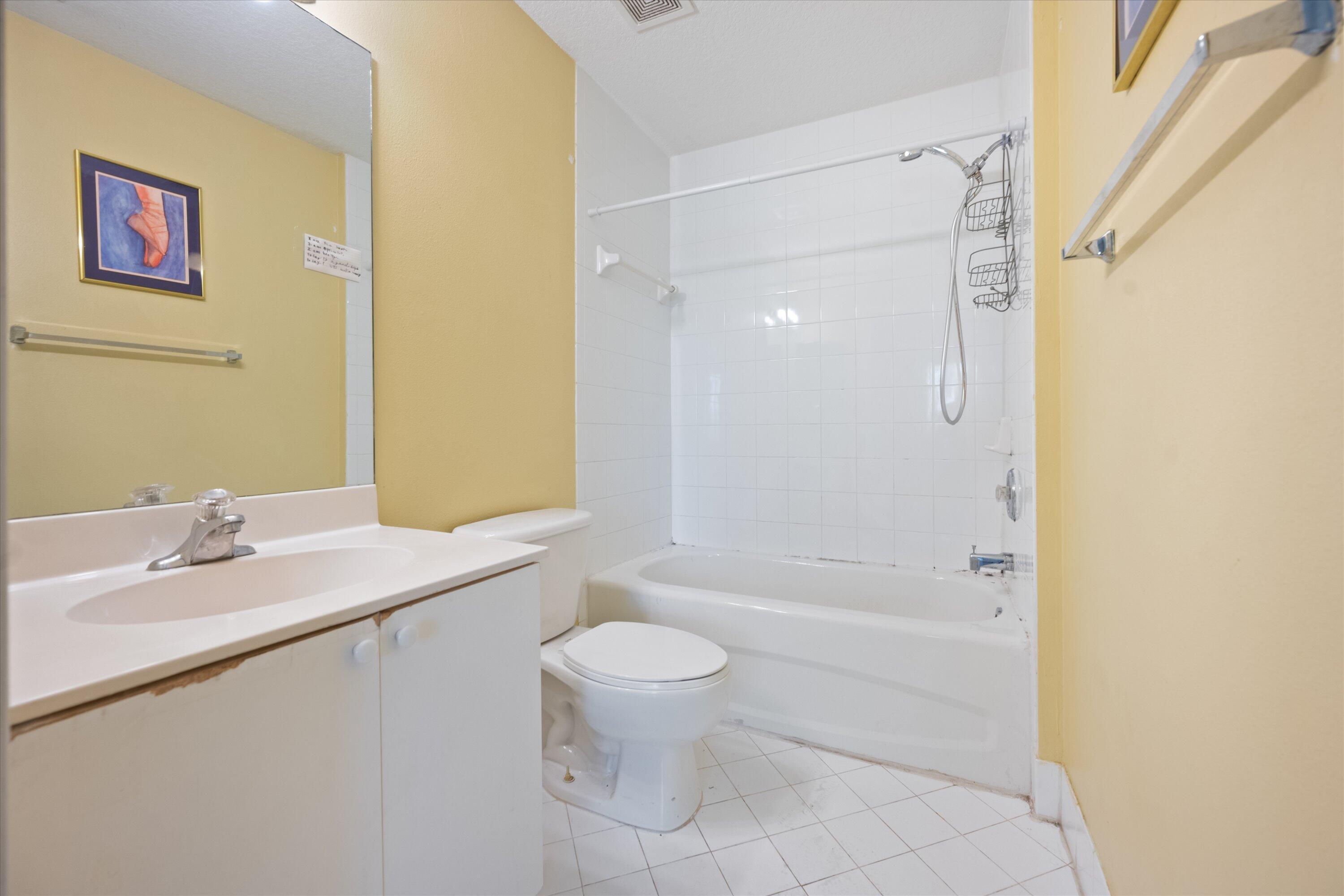 3504 Briar Bay #202, West Palm Beach FL 33411