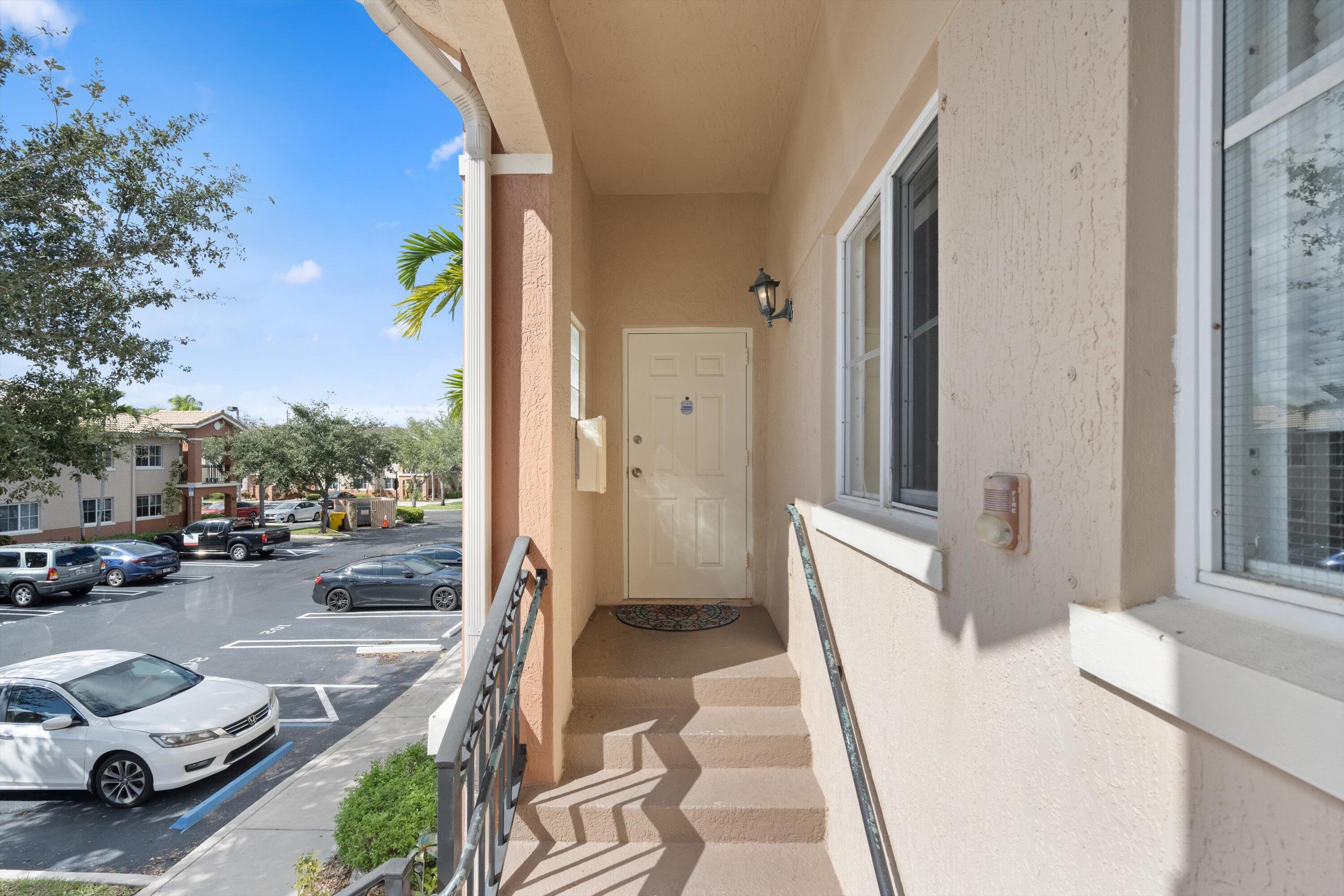 3504 Briar Bay #202, West Palm Beach FL 33411