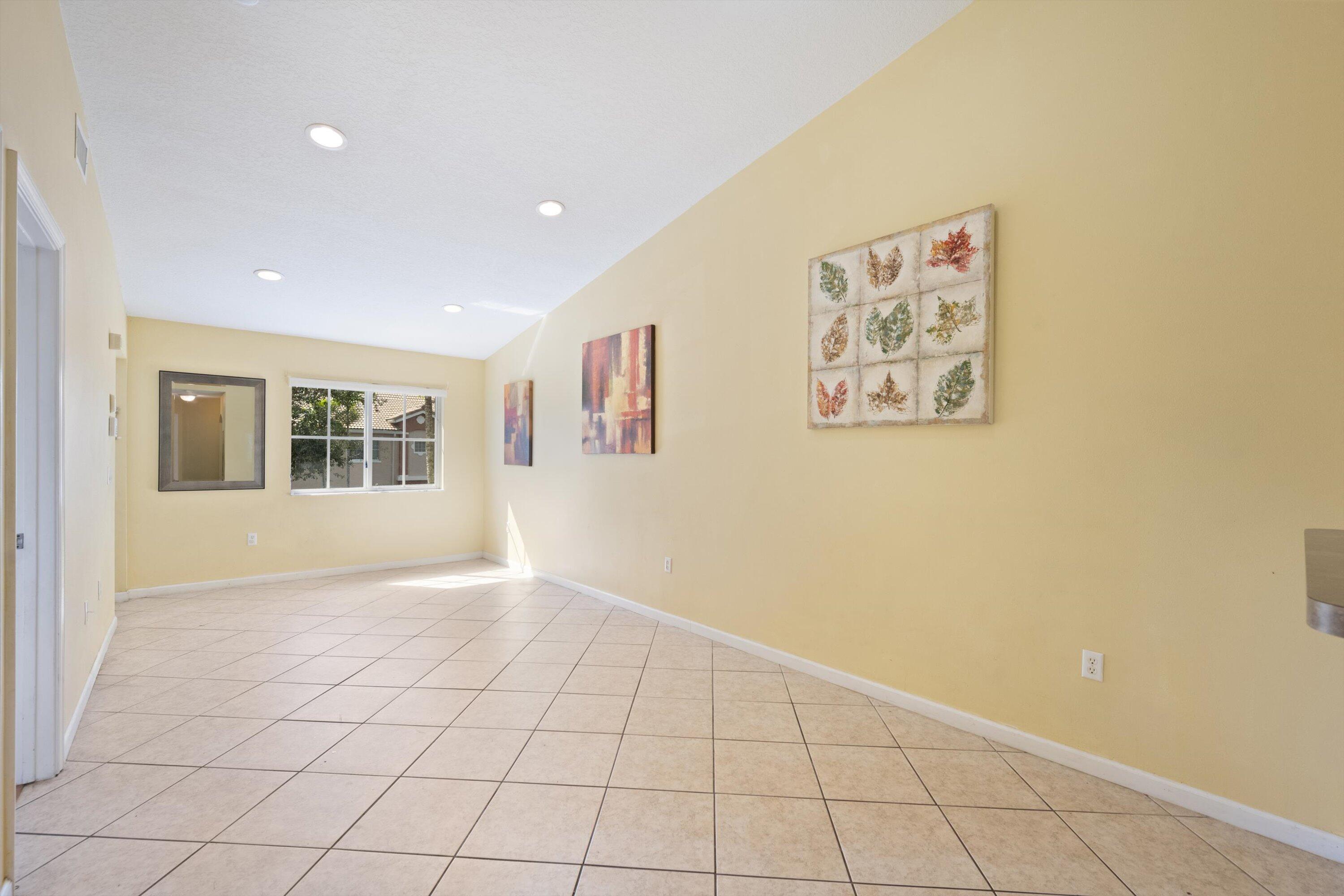 3504 Briar Bay #202, West Palm Beach FL 33411