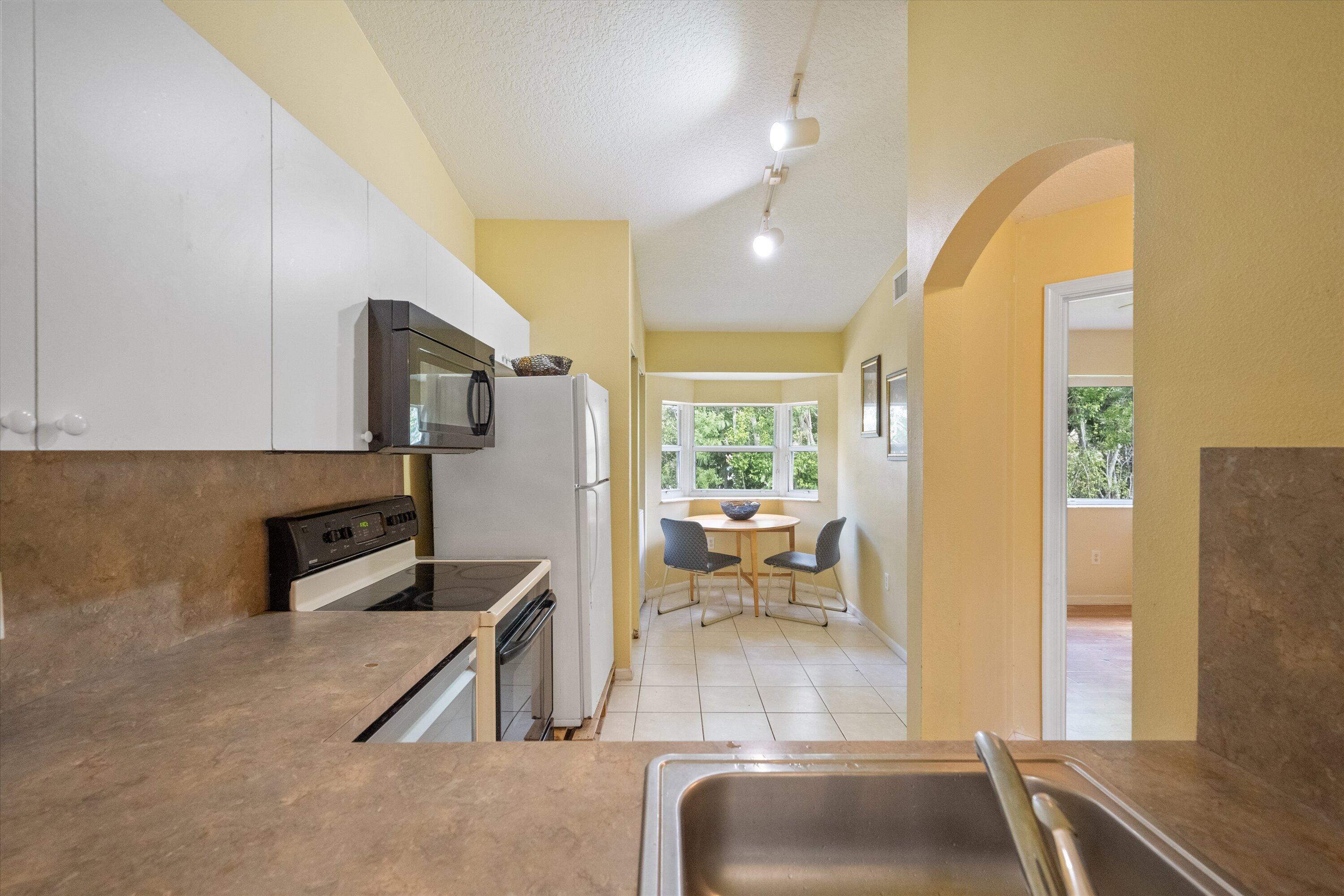 3504 Briar Bay #202, West Palm Beach FL 33411