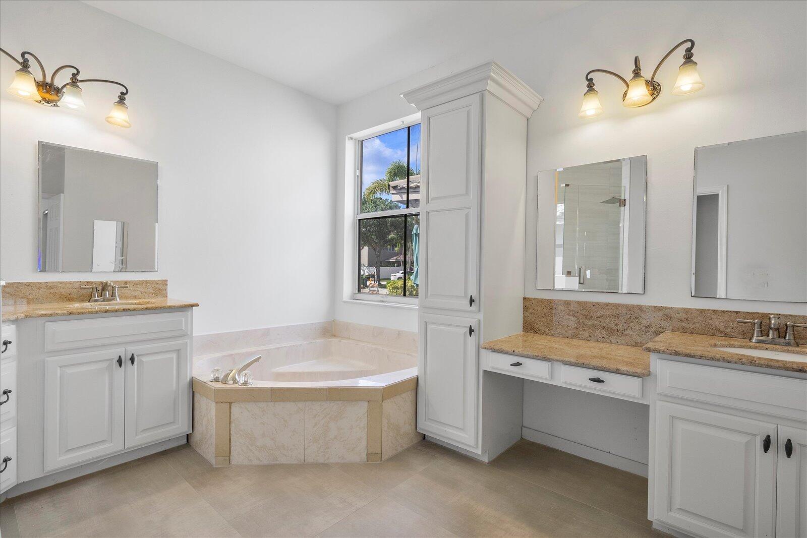 970 Greenwood, Weston FL 33327