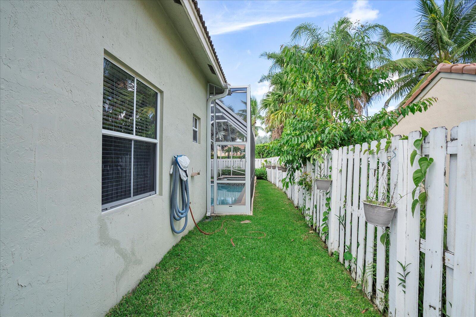 970 Greenwood, Weston FL 33327