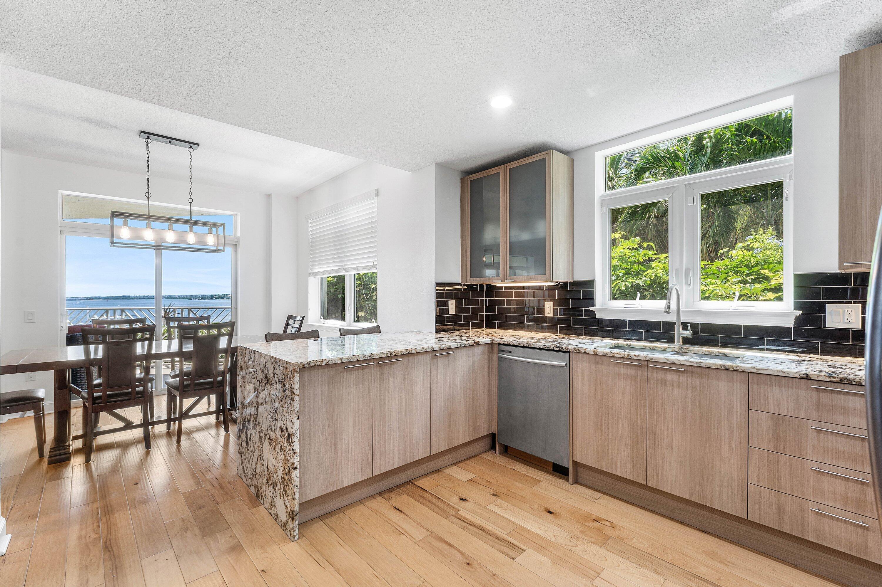 309 E Ocean #103, Lantana FL 33462
