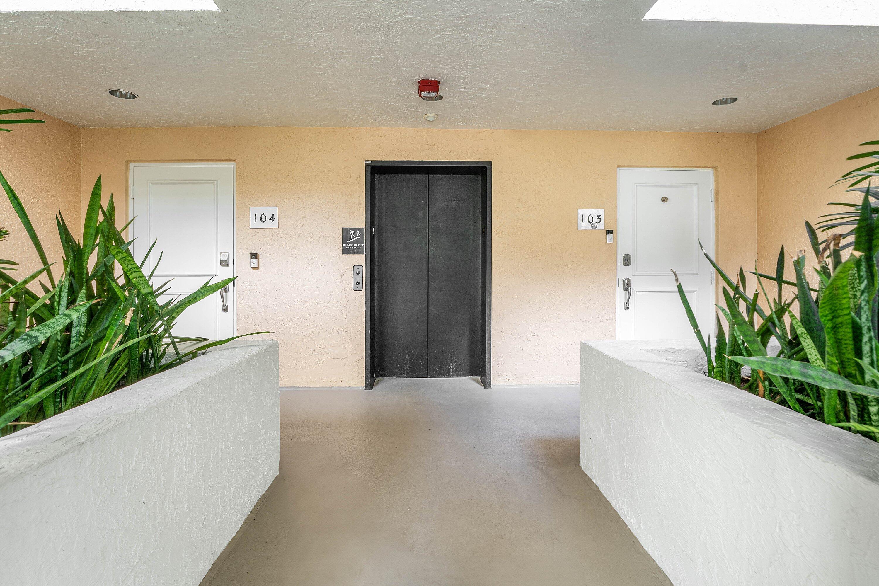 309 E Ocean #103, Lantana FL 33462