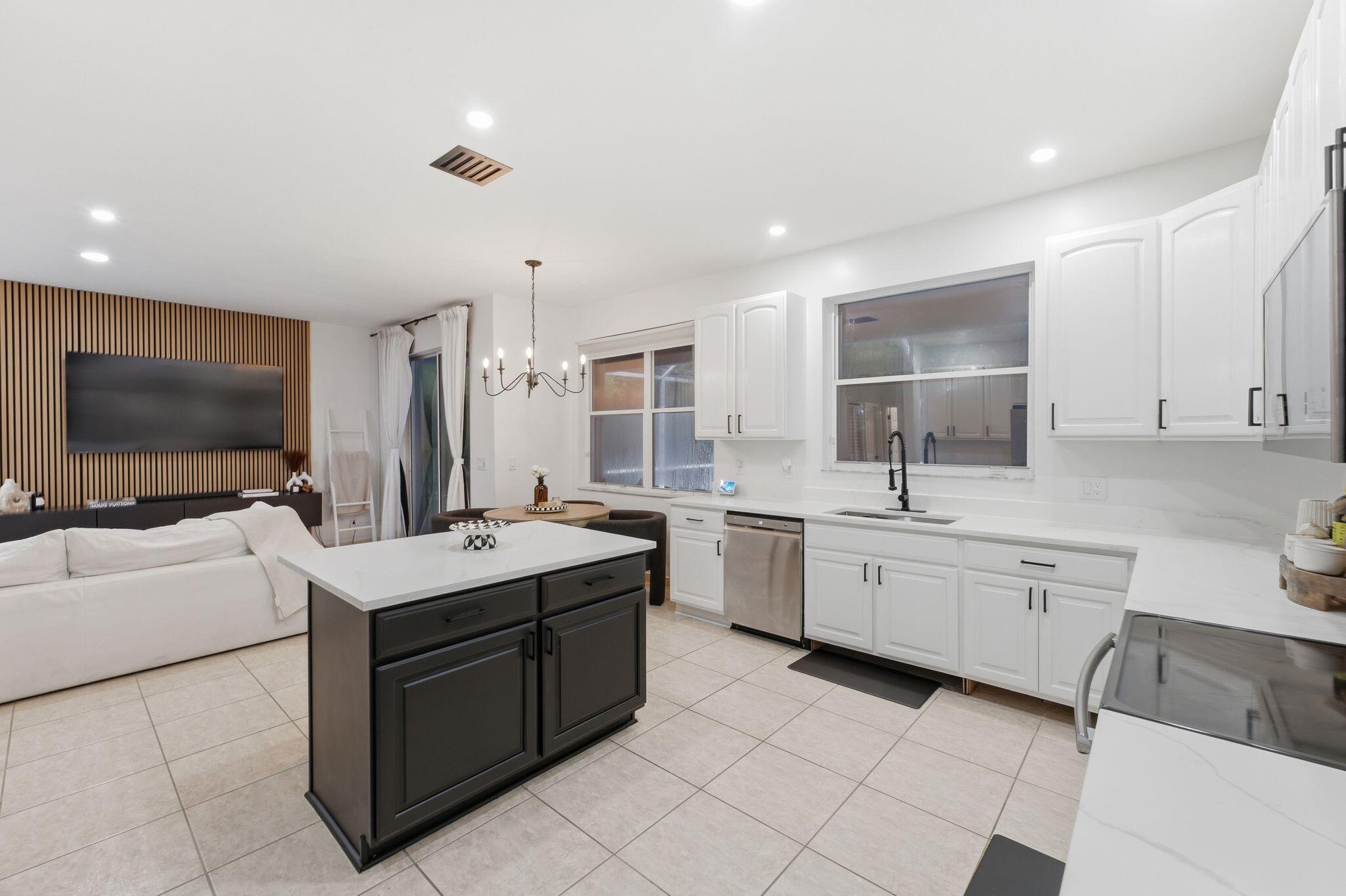12172 Glenmore, Coral Springs FL 33071